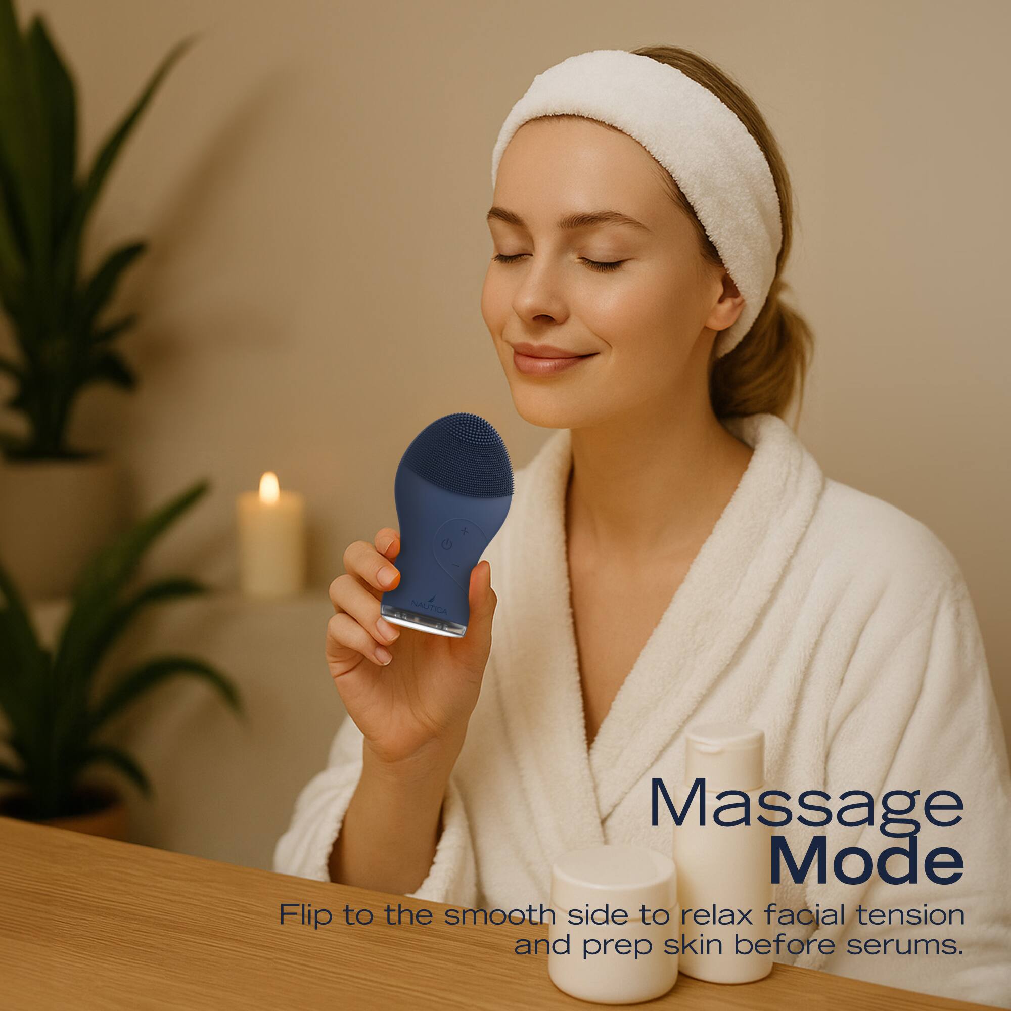 Massage Mode

Flip to the smooth side to relax facial tension and prep skin before serums.