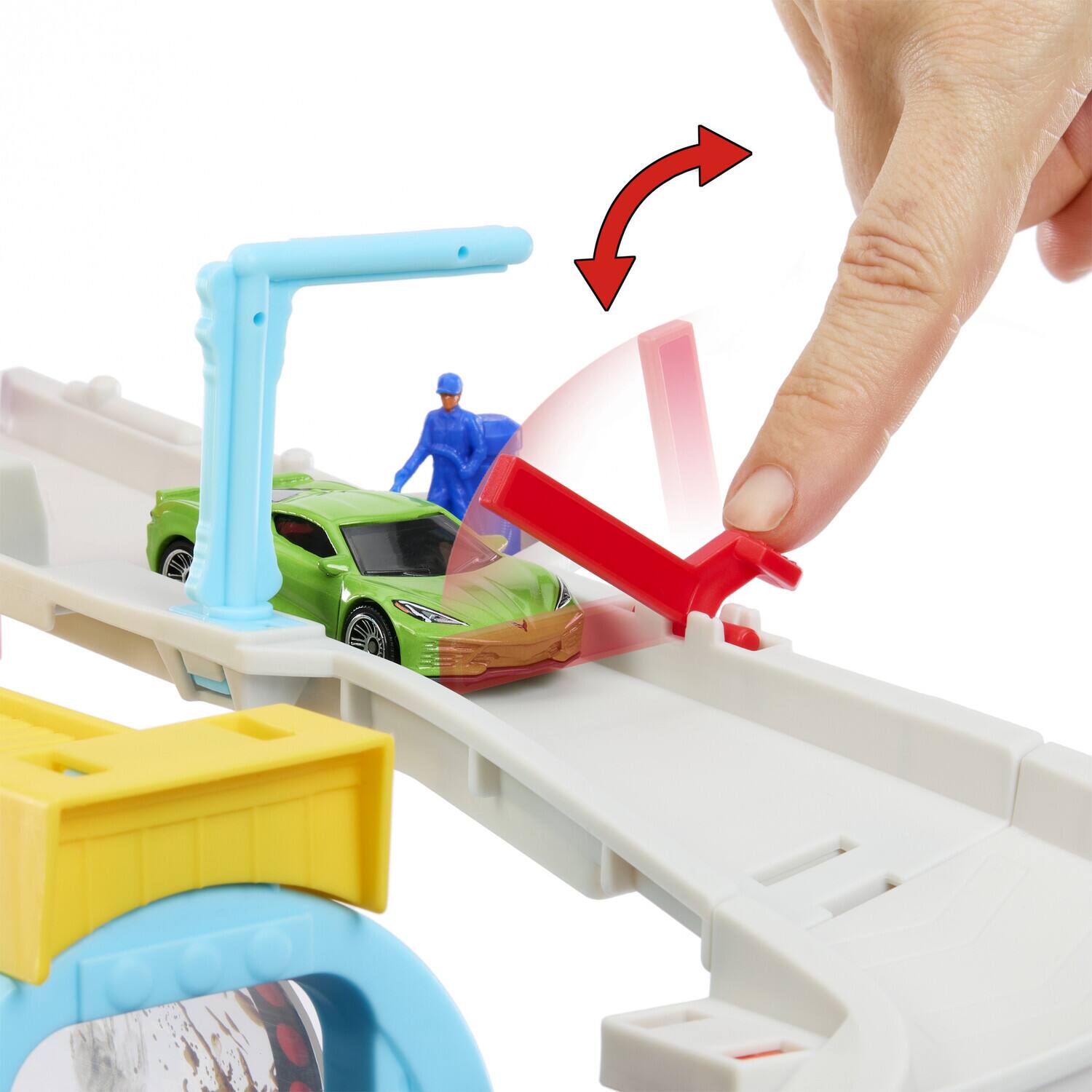 Alt View 4. Mattel - Mattel - Matchbox Spin Cyclone Car Wash   - COLLECTIBLES - Multicolor.