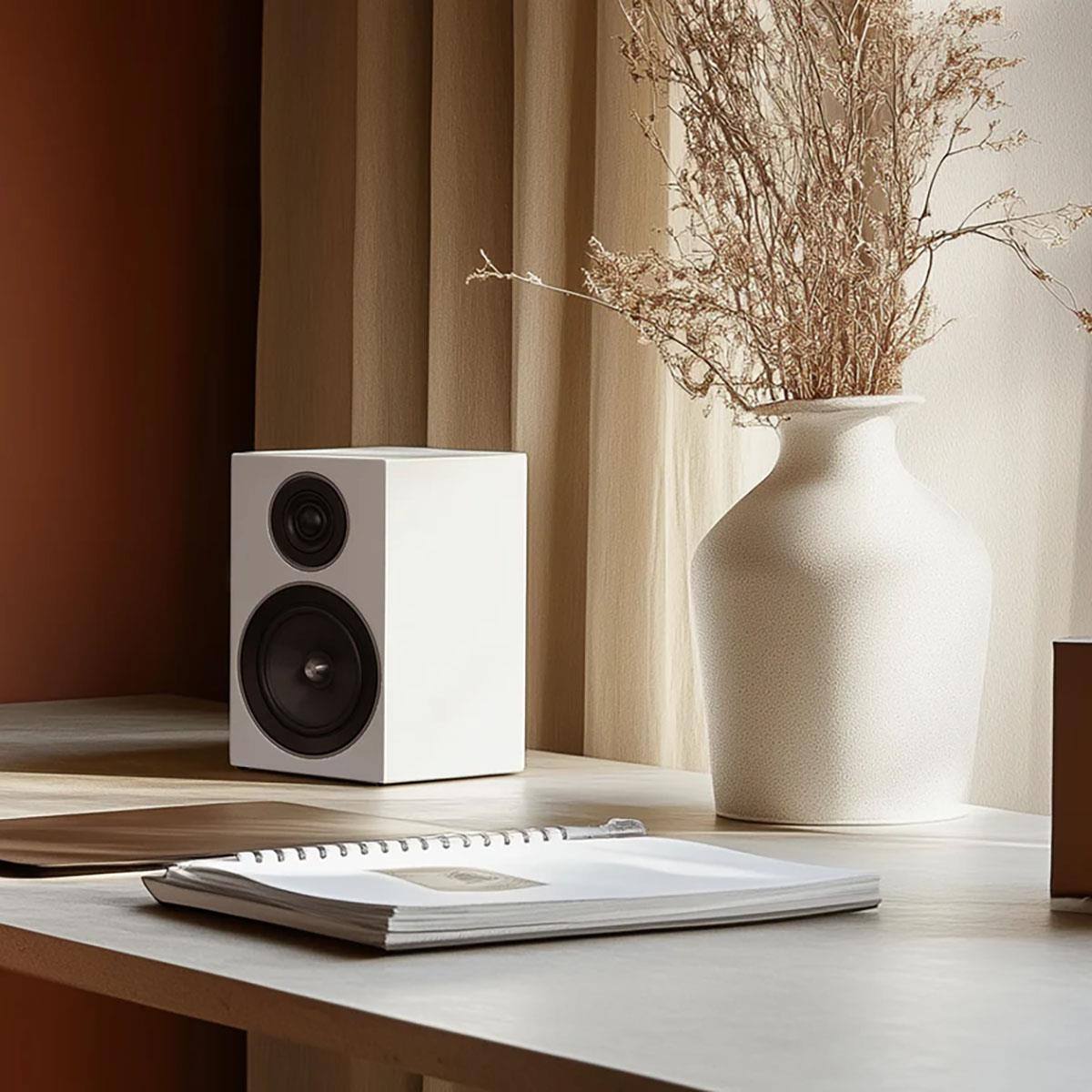 Alt View 4. Jamo - Jamo 2 Way Active BookshelfSpeaker High Gloss White.