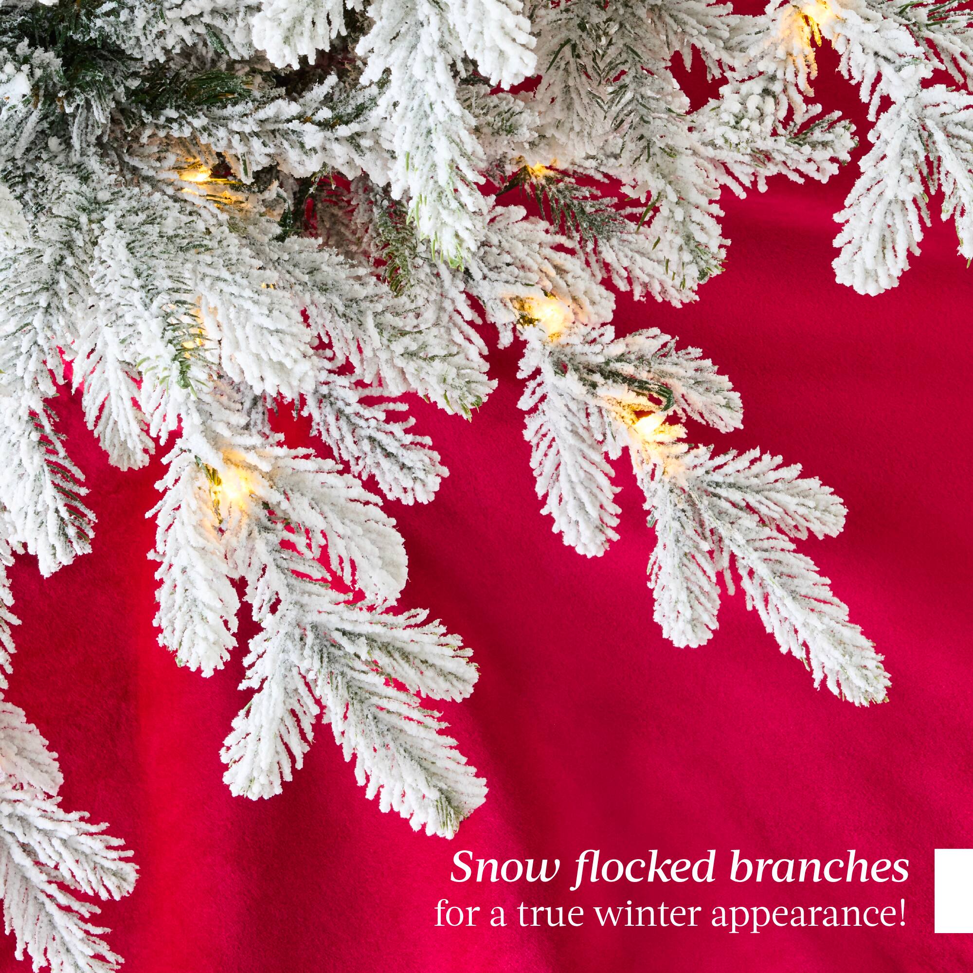 Snow flocked branches for a true winter appearance!