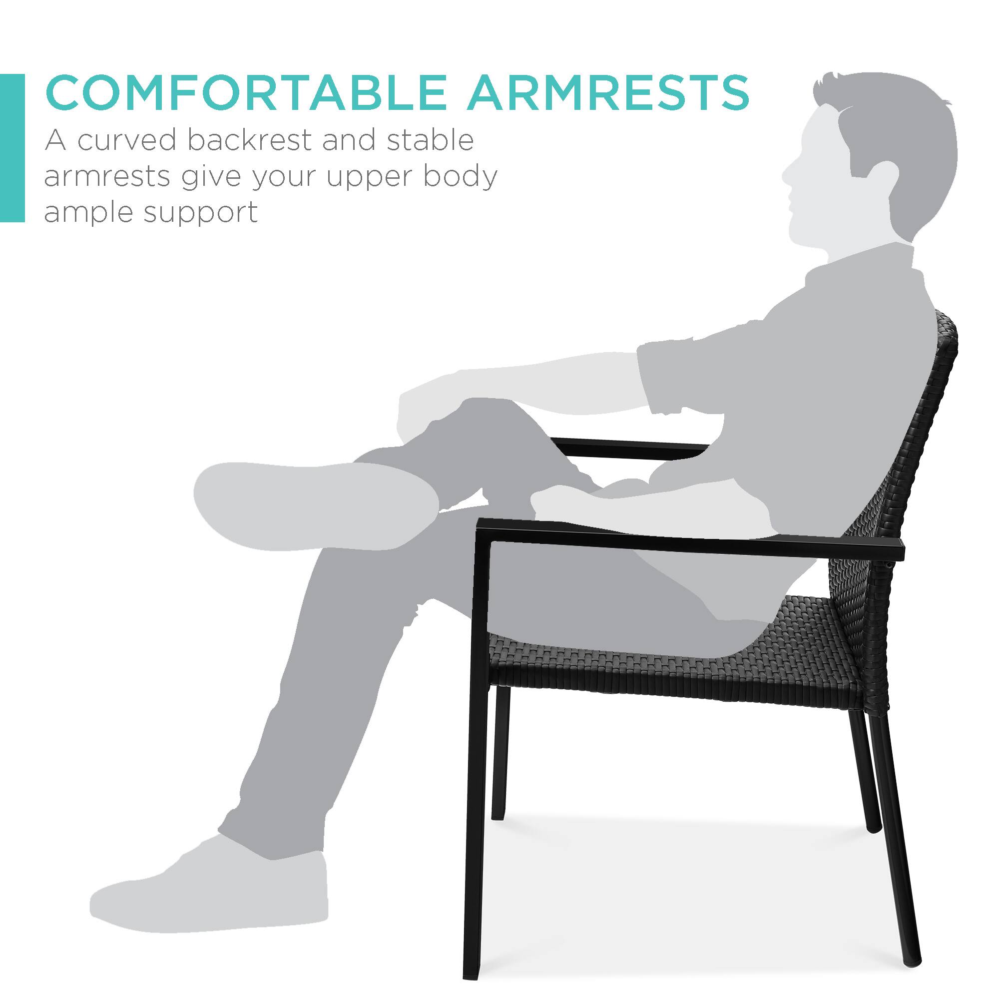 COMFORTABLE ARMRESTS

A curved backrest and stable armrests give your upper body ample support