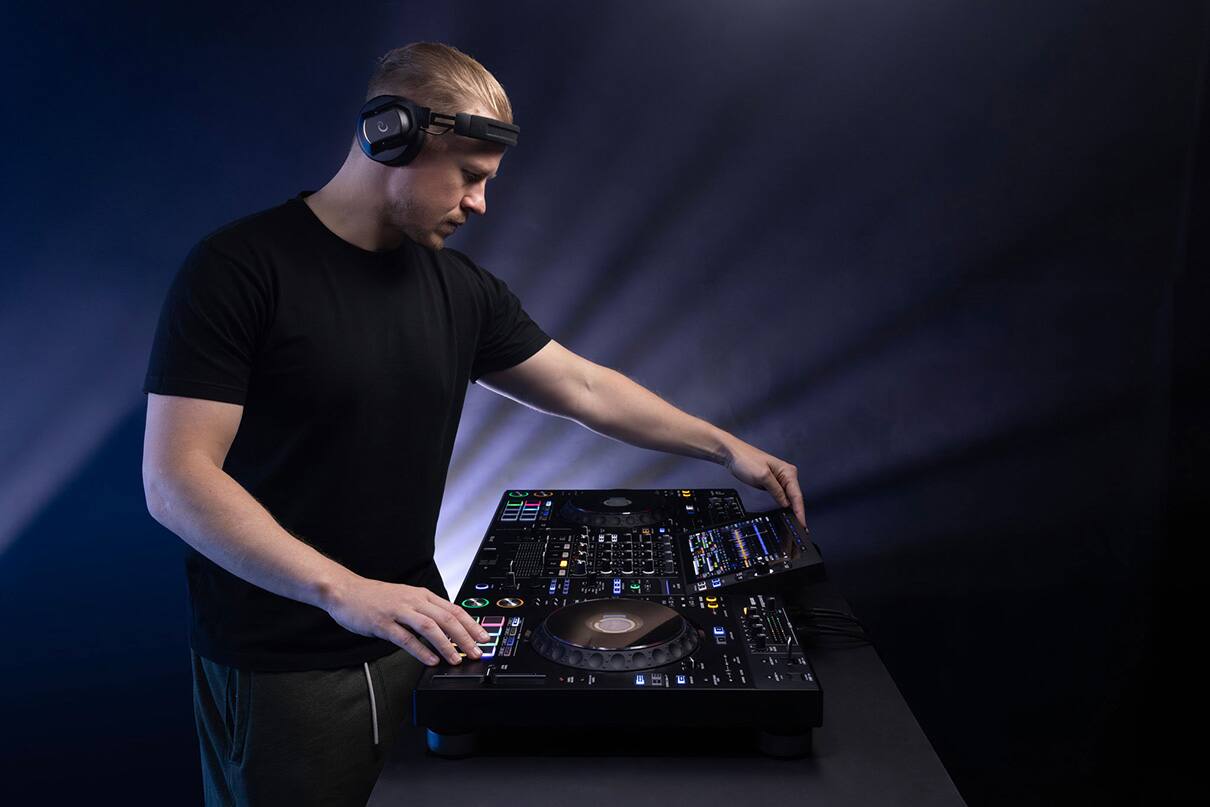 Pioneer DJ Professional All In One DJ System with USB C & WiFi