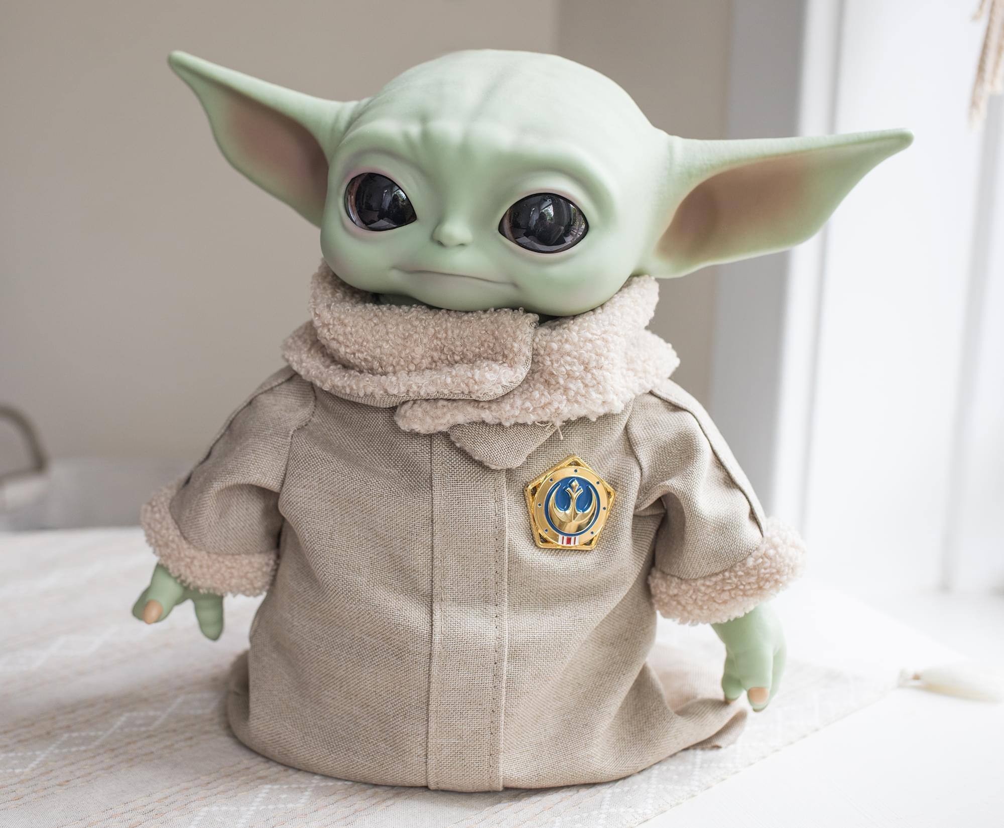 Alt View 4. SalesOne LLC - Star Wars: The Mandalorian New Republic Enamel Pin Badge With Magnetic Back - Blue.