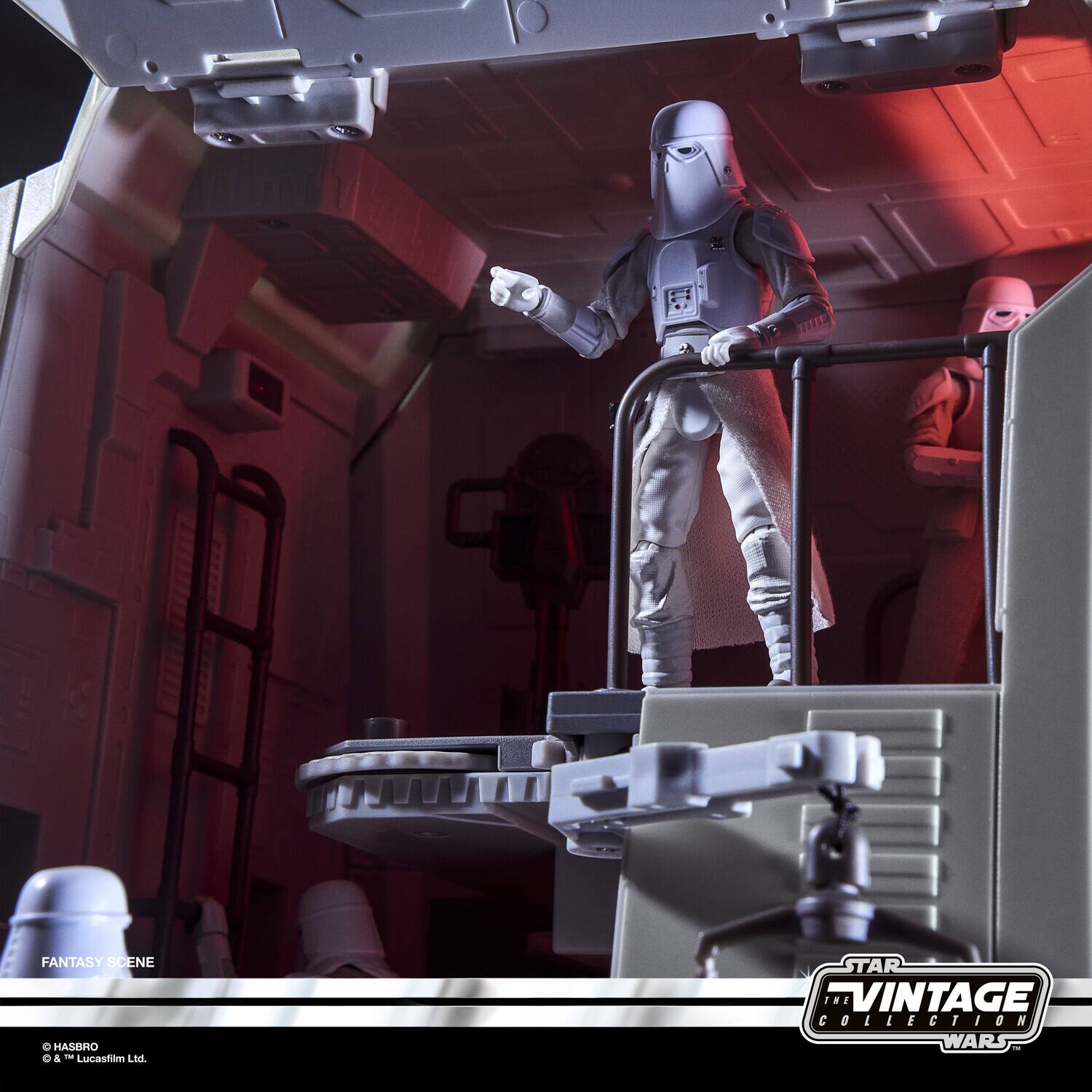 FANTASY SCENE  
HASBRO  
© & ™ Lucasfilm Ltd.  
STAR THE VINTAGE COLLECTION WARS