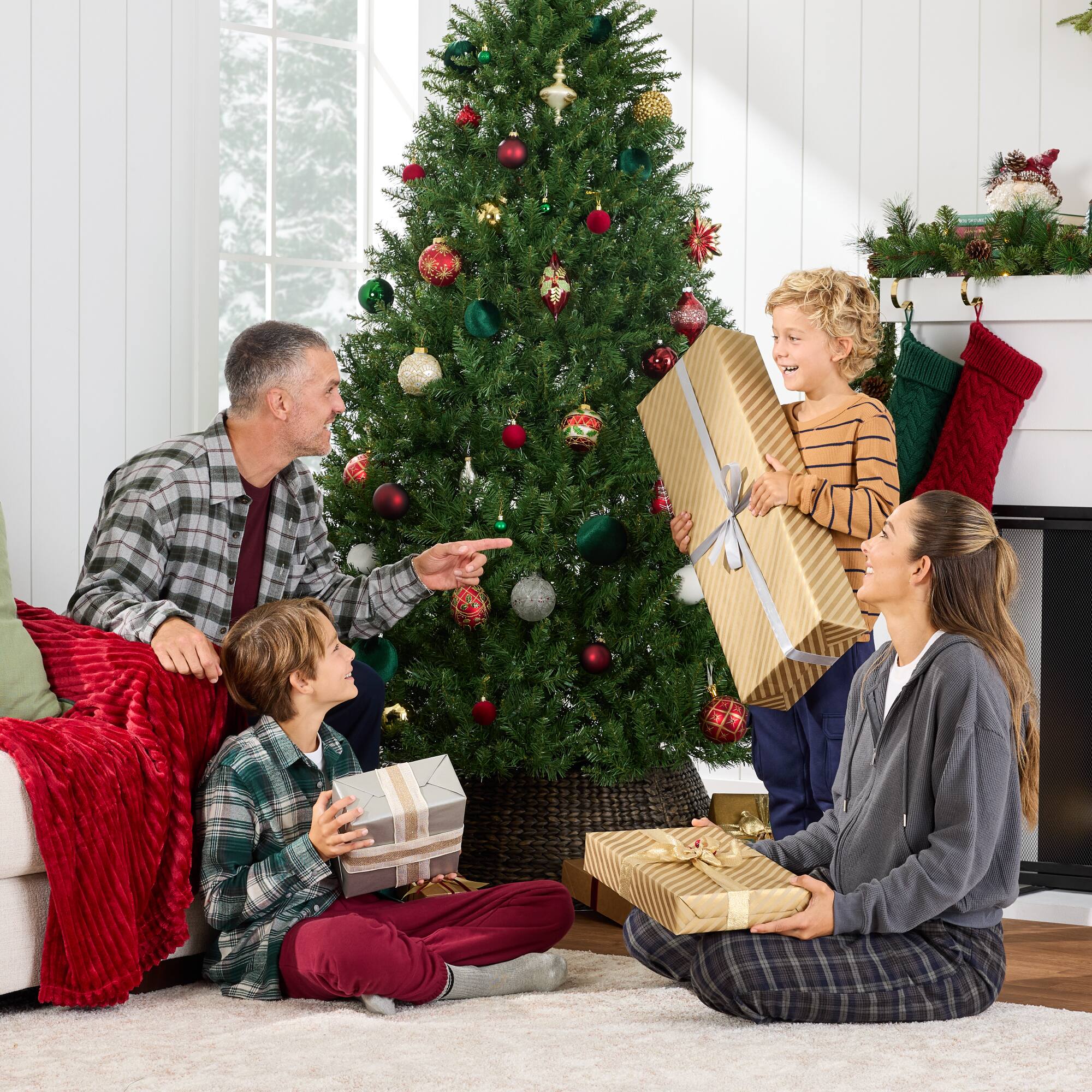 Alt View 3. Best Choice Products - Best Choice Products 7.5ft Hinged Douglas Full Fir Artificial Christmas Tree Holiday Decoration w/ Foldable Metal Stand - Green.