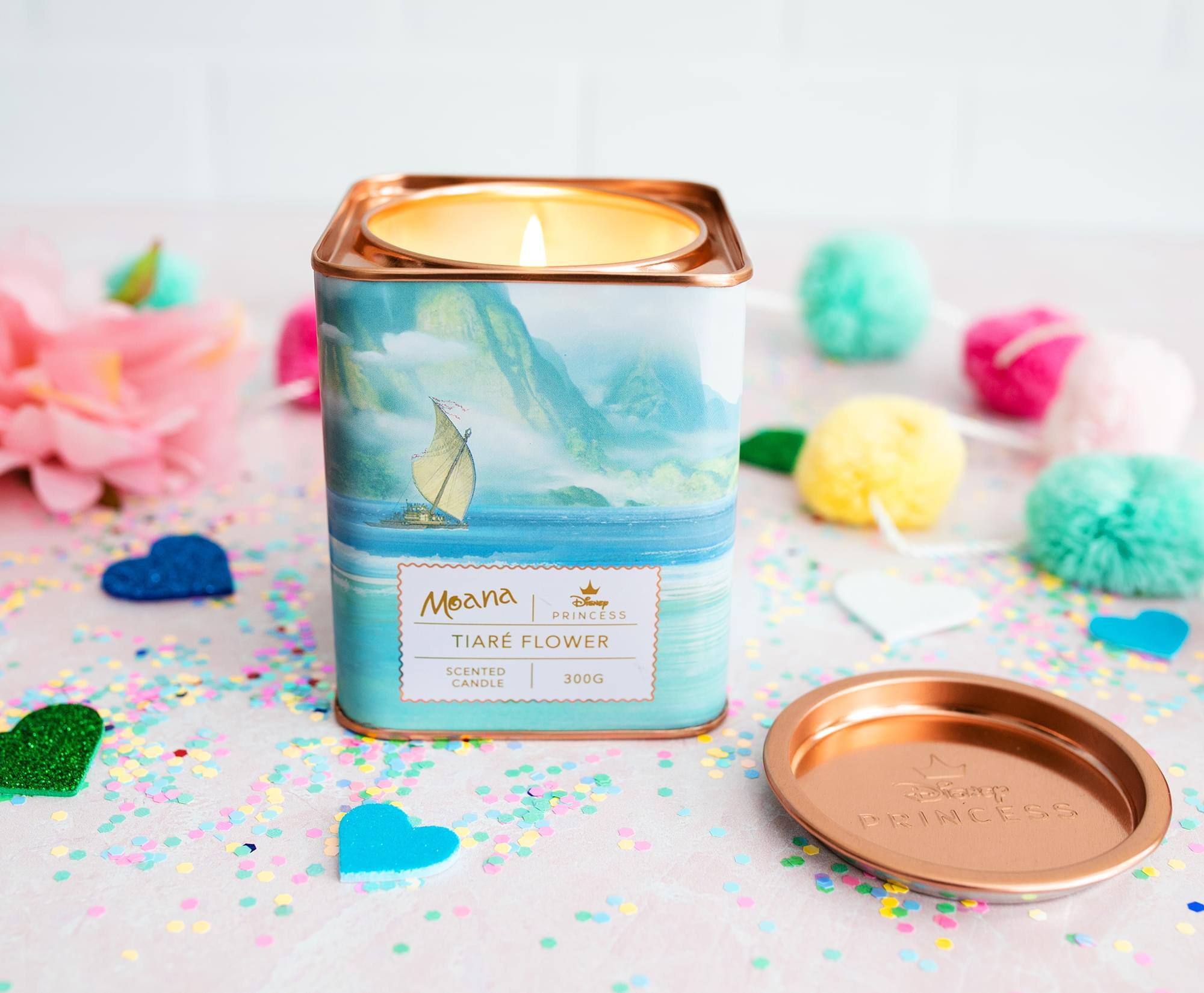 Moana  
Disney Princess  
TIARÉ FLOWER  
SCENTED CANDLE  
300G  

Disney Princess