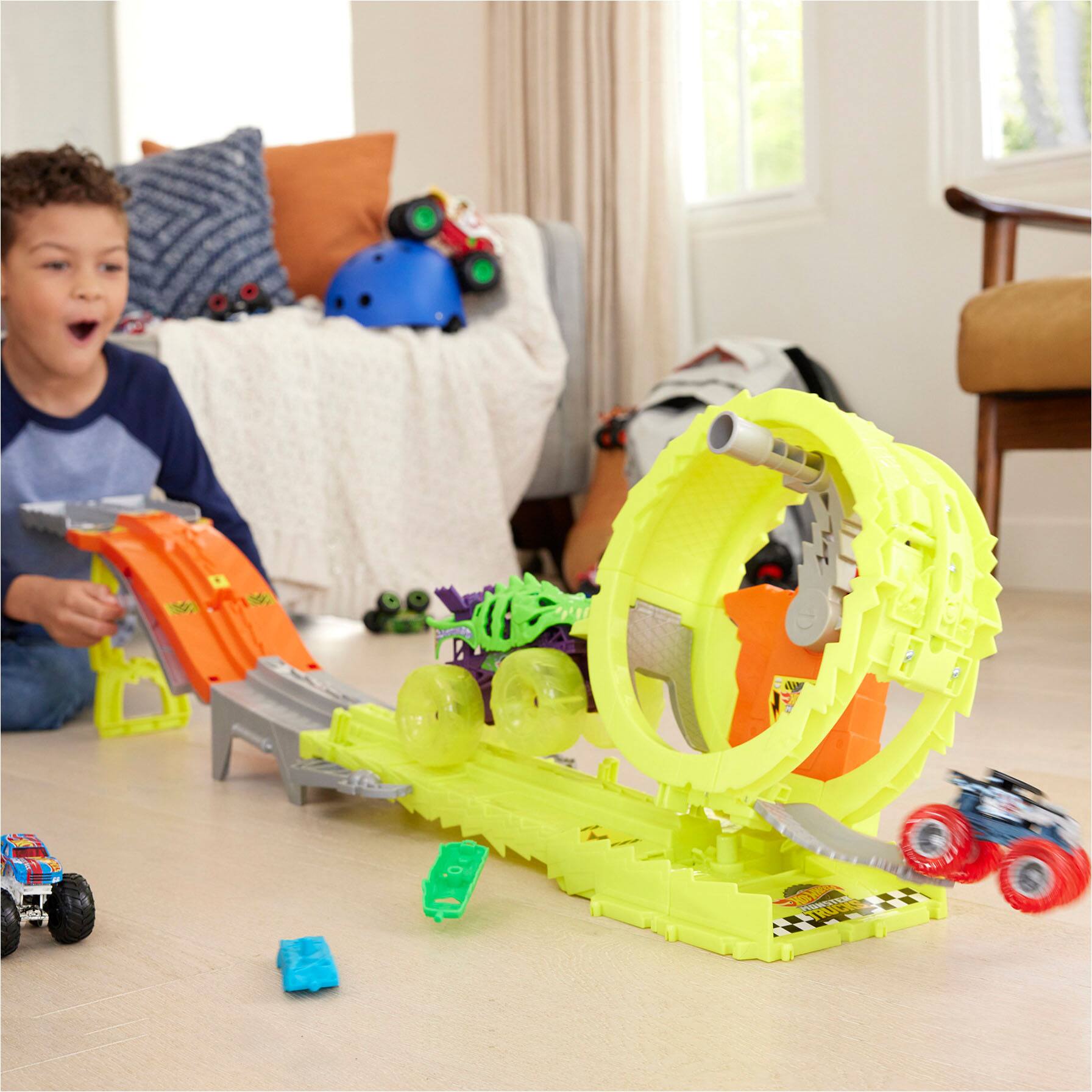 Alt View 7. Hot Wheels - Monster Trucks Charge & Chase Challenge Playset.
