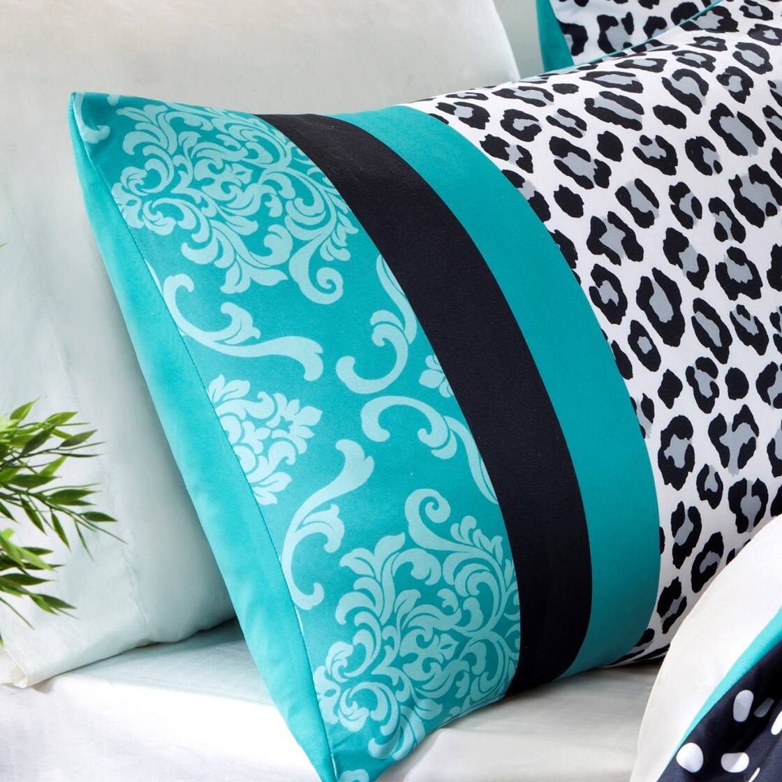 Alt View 1. Gracie Mills - Gracie Mills Butler 4-Piece Chic Leopard and Polka Dot Comforter Set - Teal.