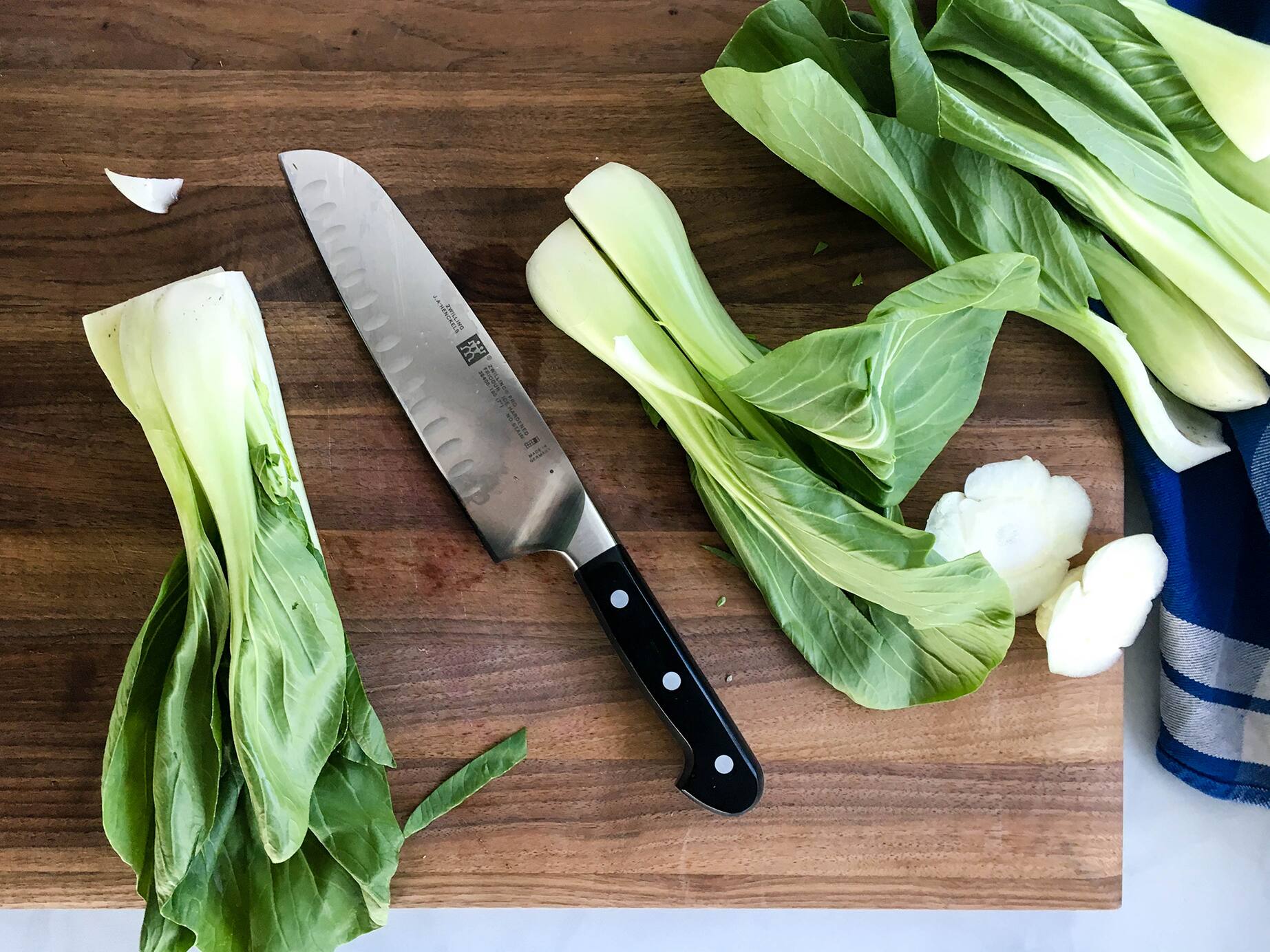 ZWILLING Pro 7-inch Hollow Edge Santoku Knife - Thumbnail 4