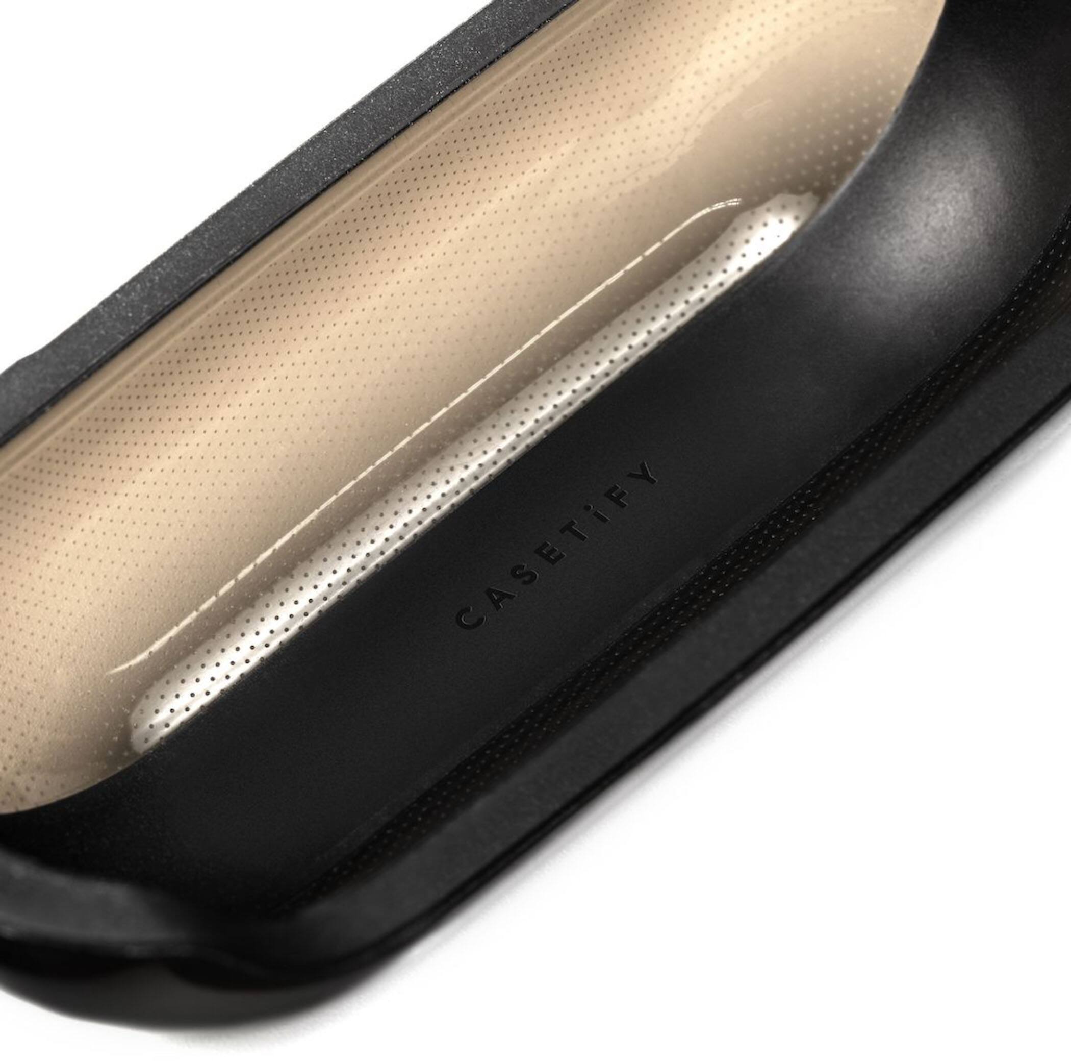 Left. CASETiFY - CASETiFY Impact Airpods Case for Airpods Pro 3 in Black - Black.