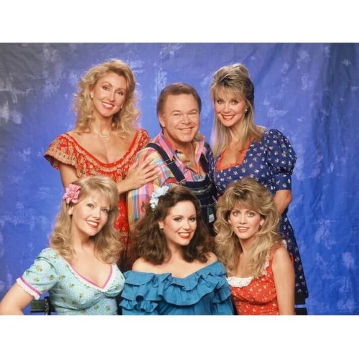 Left. Hee Haw: The Complete Original Series 14-Disc Collection [DVD].