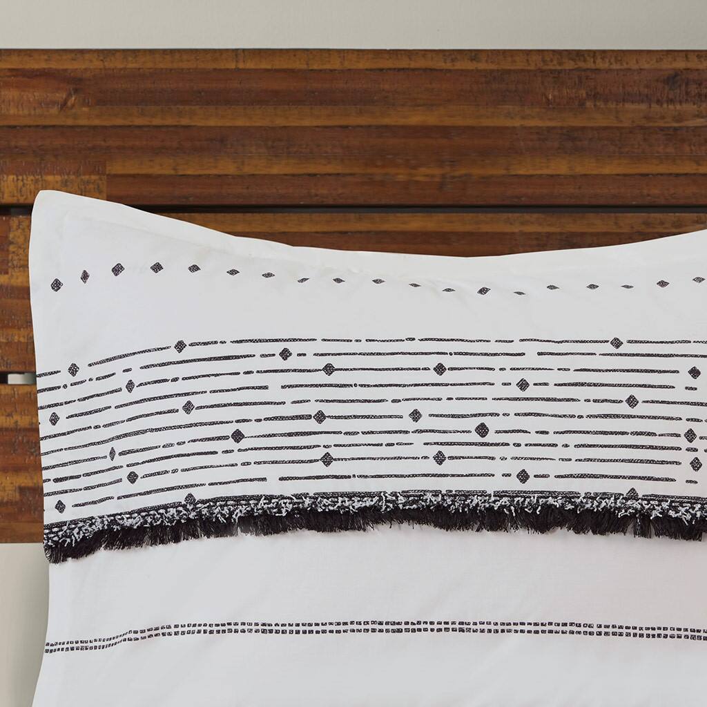 Alt View 3. Gracie Mills - Gracie Mills Hogan Boho Cotton Printed Comforter Set with Trims - Black/White.