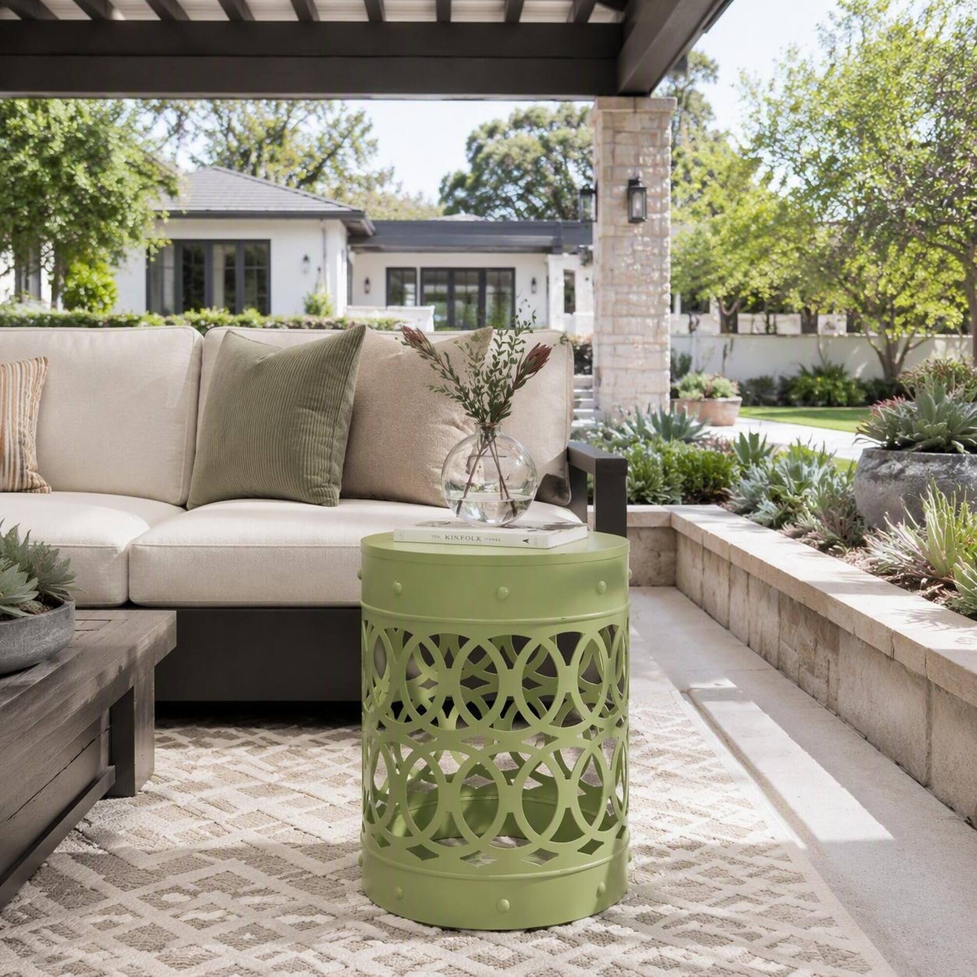 Back. RYHNUYNE - Modern Green Metal Outdoor Side Table with Decorative Design, Outdoor End Table for Patio Garden and Balcony - Green.