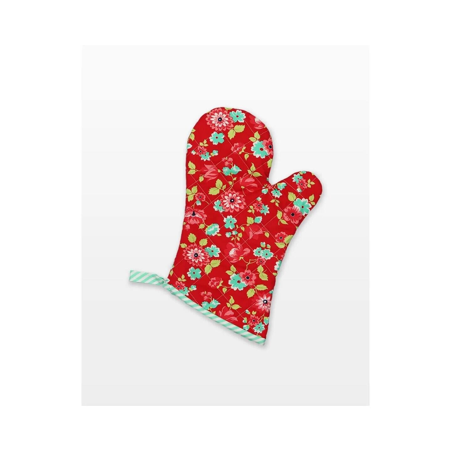 Alt View 2. AccuQuilt - GO! Oven Mitt Die - Black.