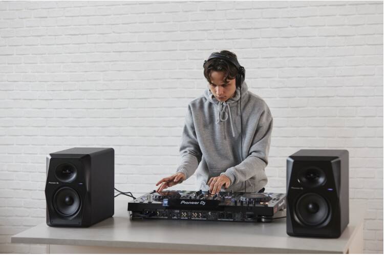 Alt View 3. Pioneer DJ - 2-Channel Performance All-in-One DJ System with Touchscreen for Browsing Playlists, Mixing Tracks, and Applying Effects - Black.