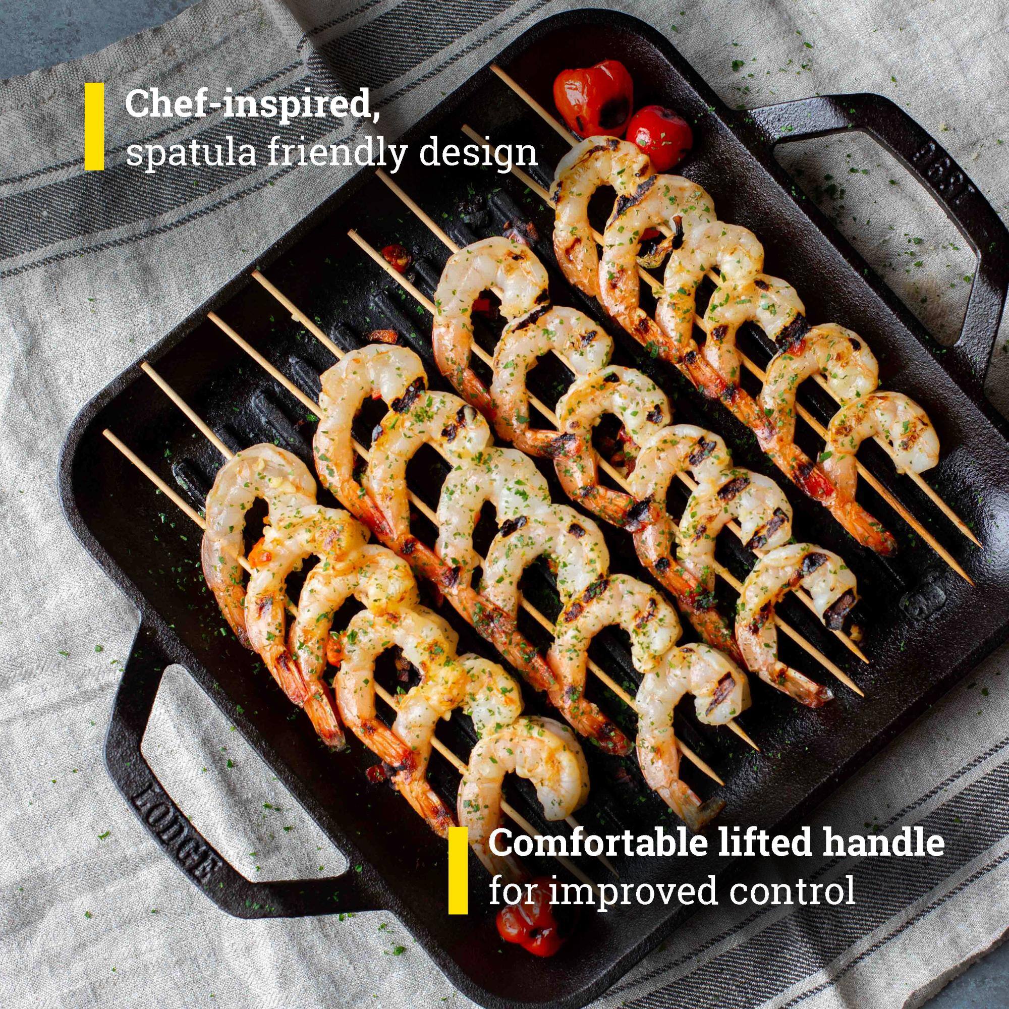 Chef-inspired, spatula friendly design  
Comfortable lifted handle for improved control