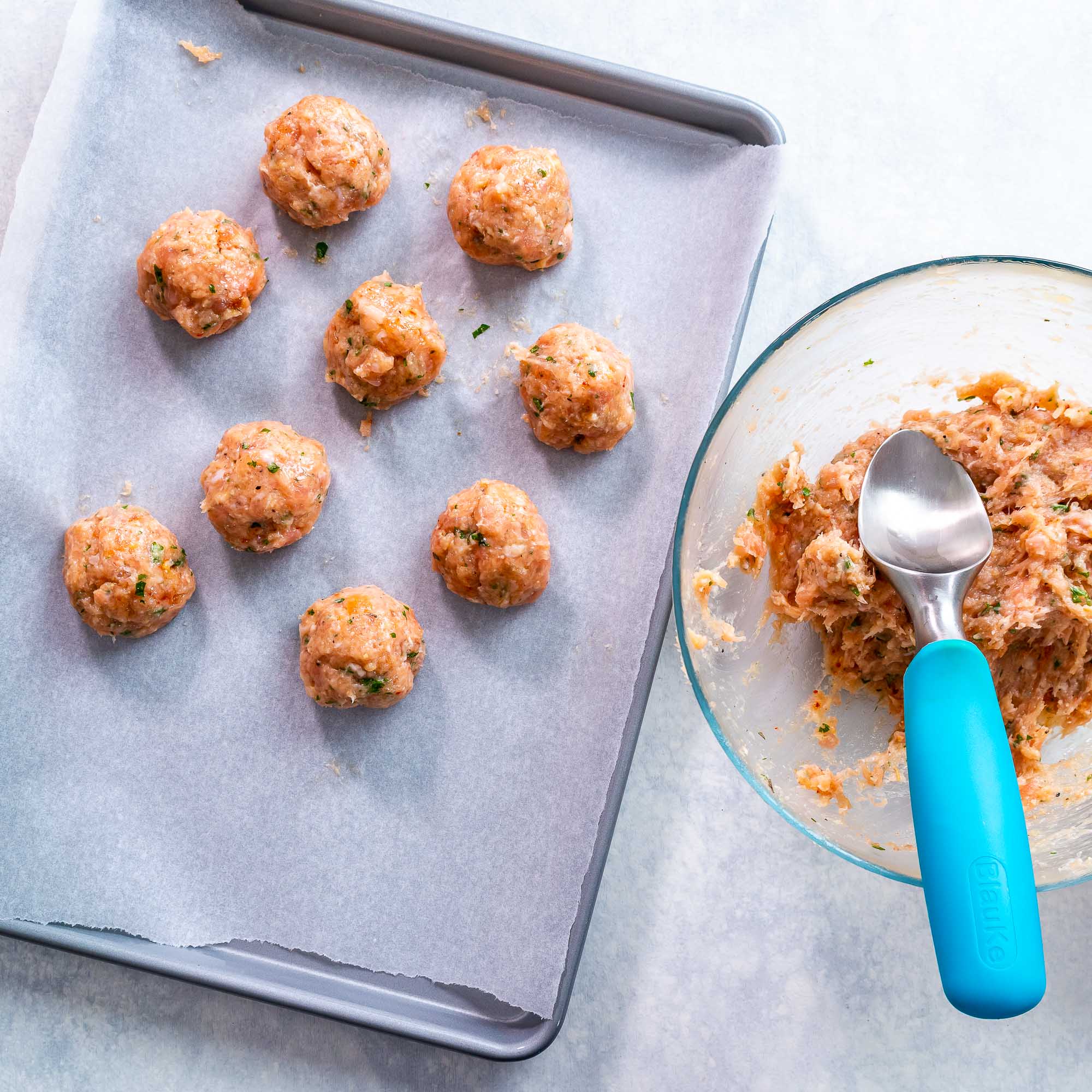 Alt View 5. BlauKe - Stainless Steel Ice Cream Scoop - Professional Ice Scooper - Beige.