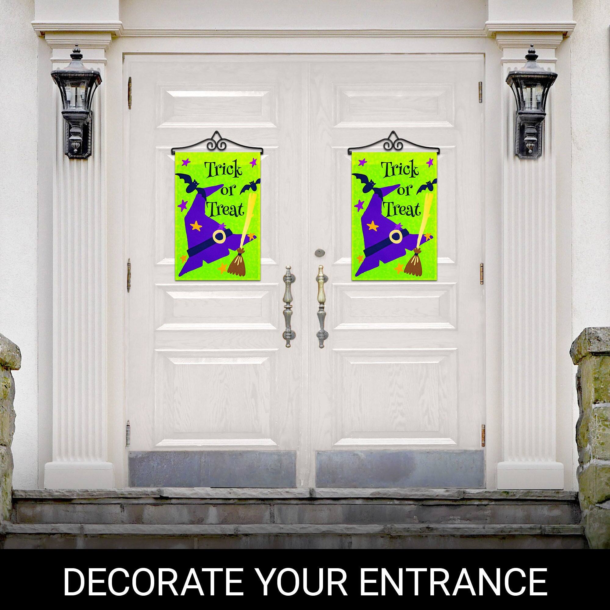 Trick or Treat  
Trick or Treat  
DECORATE YOUR ENTRANCE
