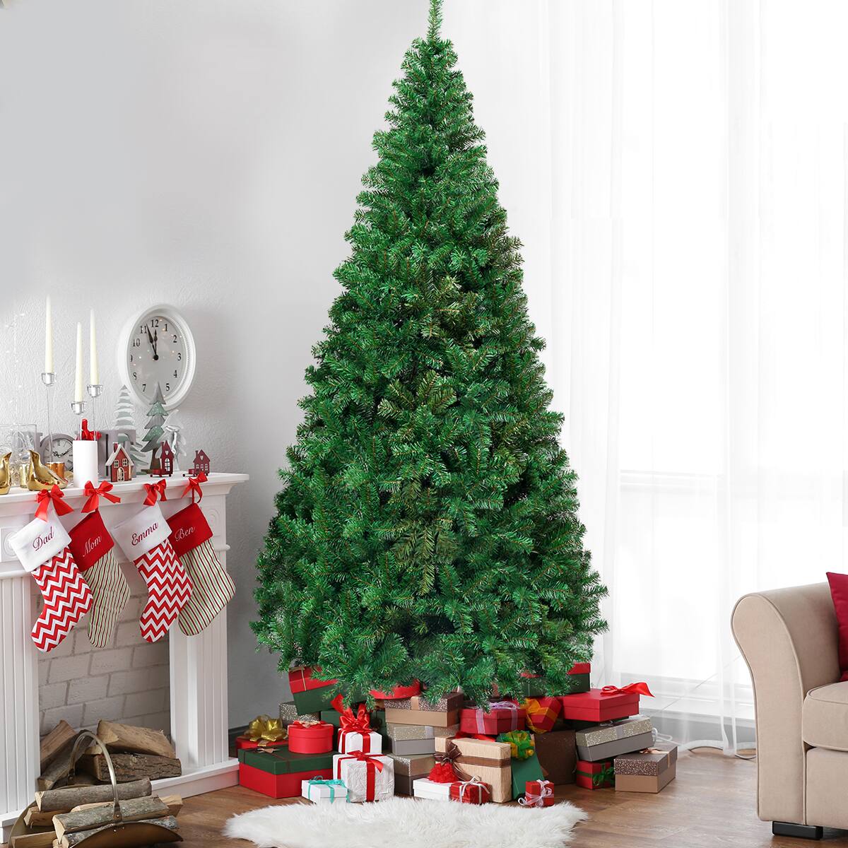 I cannot group or correct the text as it does not appear to be related to the image. The image shows a Christmas tree in a living room, surrounded by presents and other decorations.