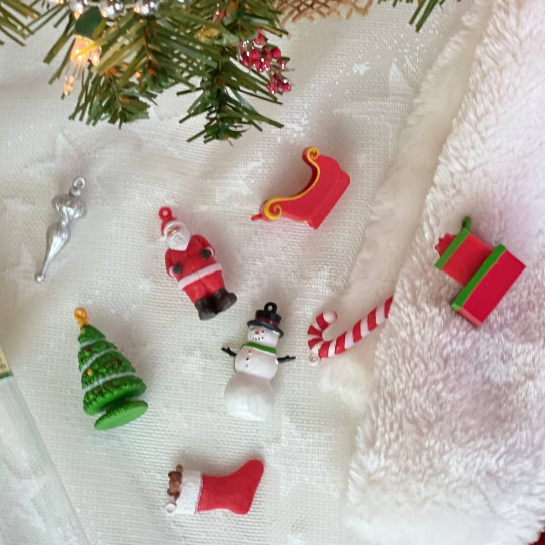 Alt View 3. Safari Ltd. - Christmas Toob Toy.