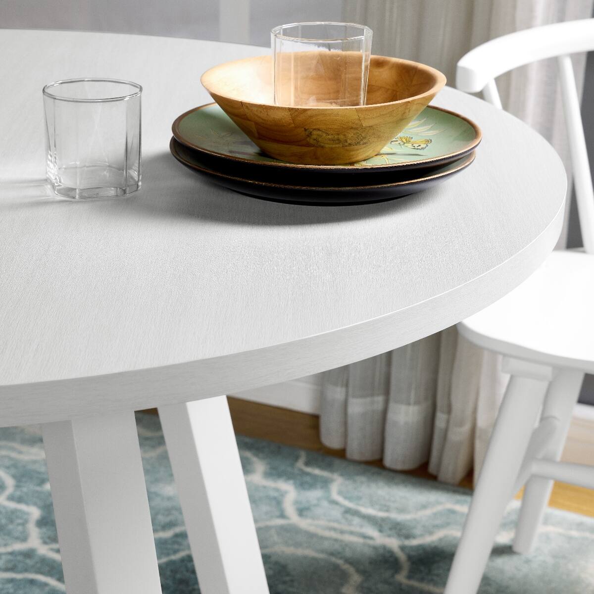 Left. Loheer - Loheer White Round Dining Table with Trestle Base, 45 Inch Contemporary Kitchen Table - White.