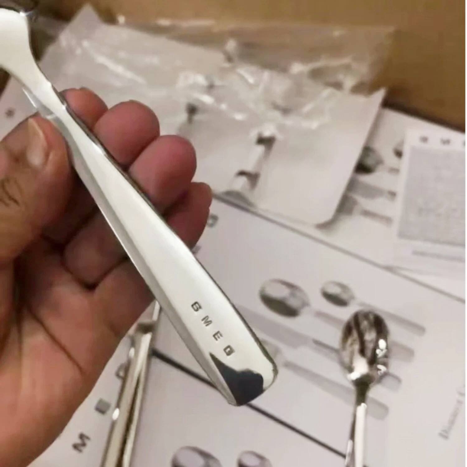 The text on the image reads: "GME"