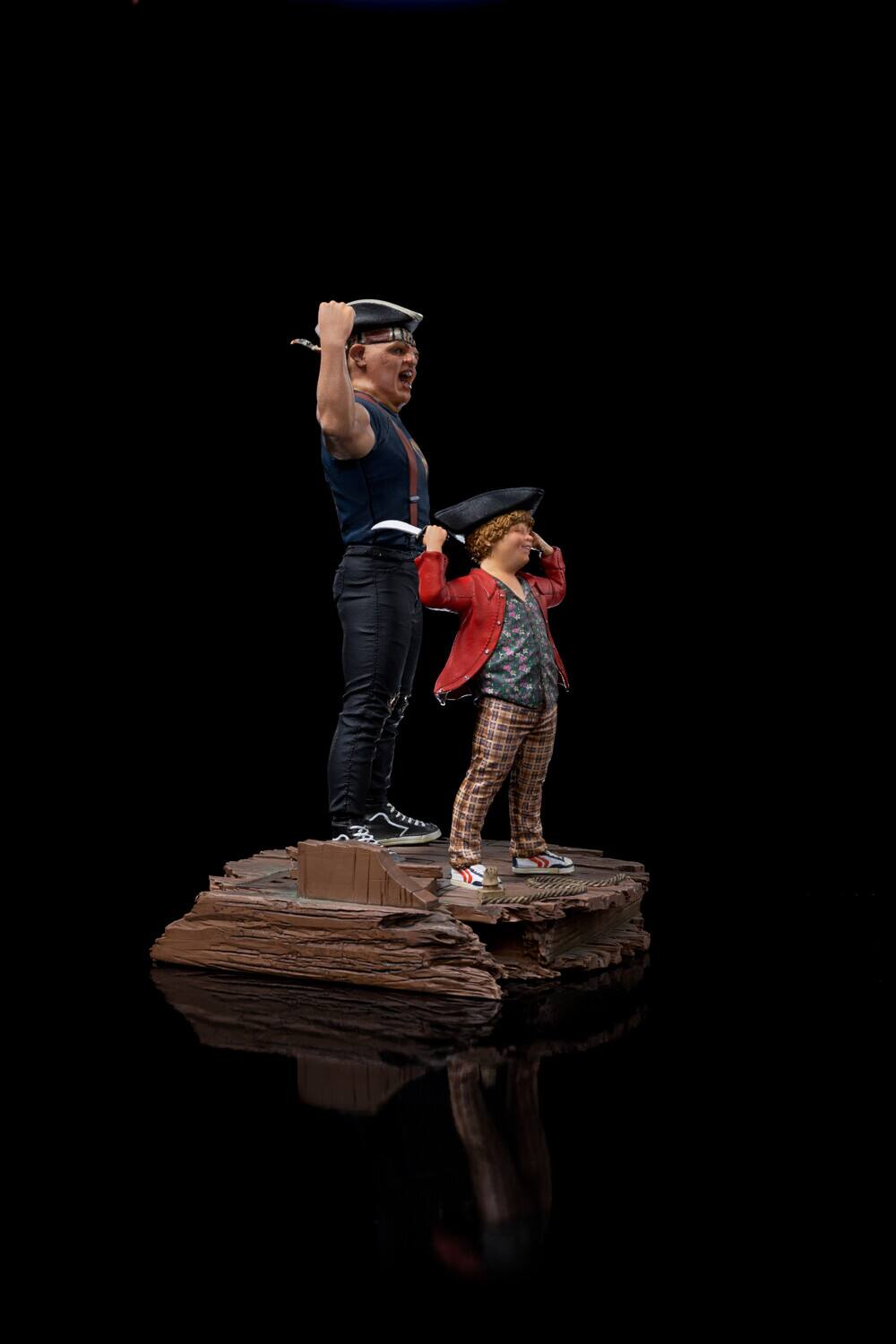 Alt View 2. Iron Studios - Iron Studios - The Goonies - Art Scale 1/10 - Sloth and Chunk Statue   - COLLECTIBLES - Multicolor.