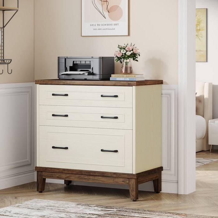 LINE OF ESSENCE THI Selected WINES FINE