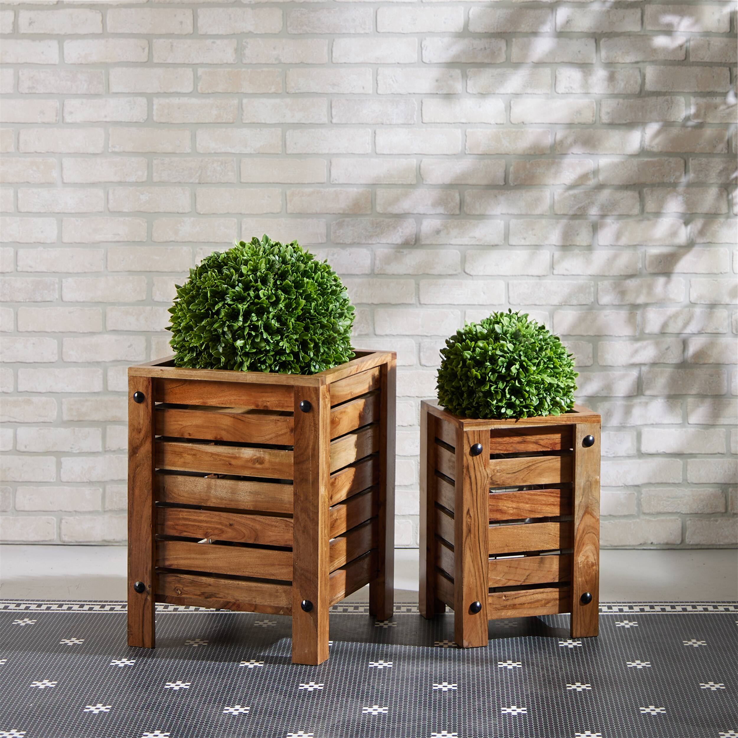 Angle. BreeBe - Boxwood Foliage Orb (Set of 2) - Green.