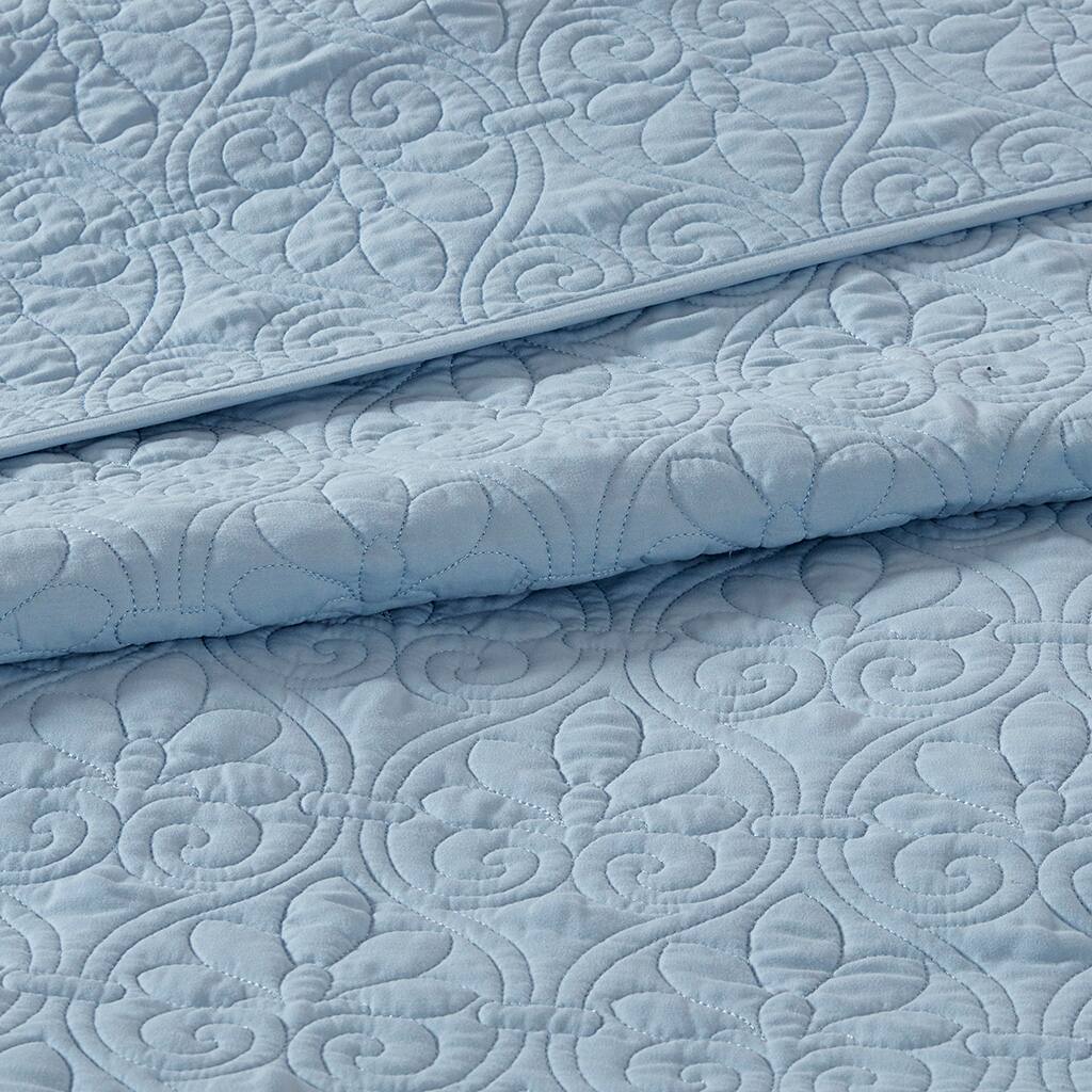 Alt View 5. Gracie Mills - Gracie Mills Sandy Reversible Cottage-Inspired Quilt Set - Blue.