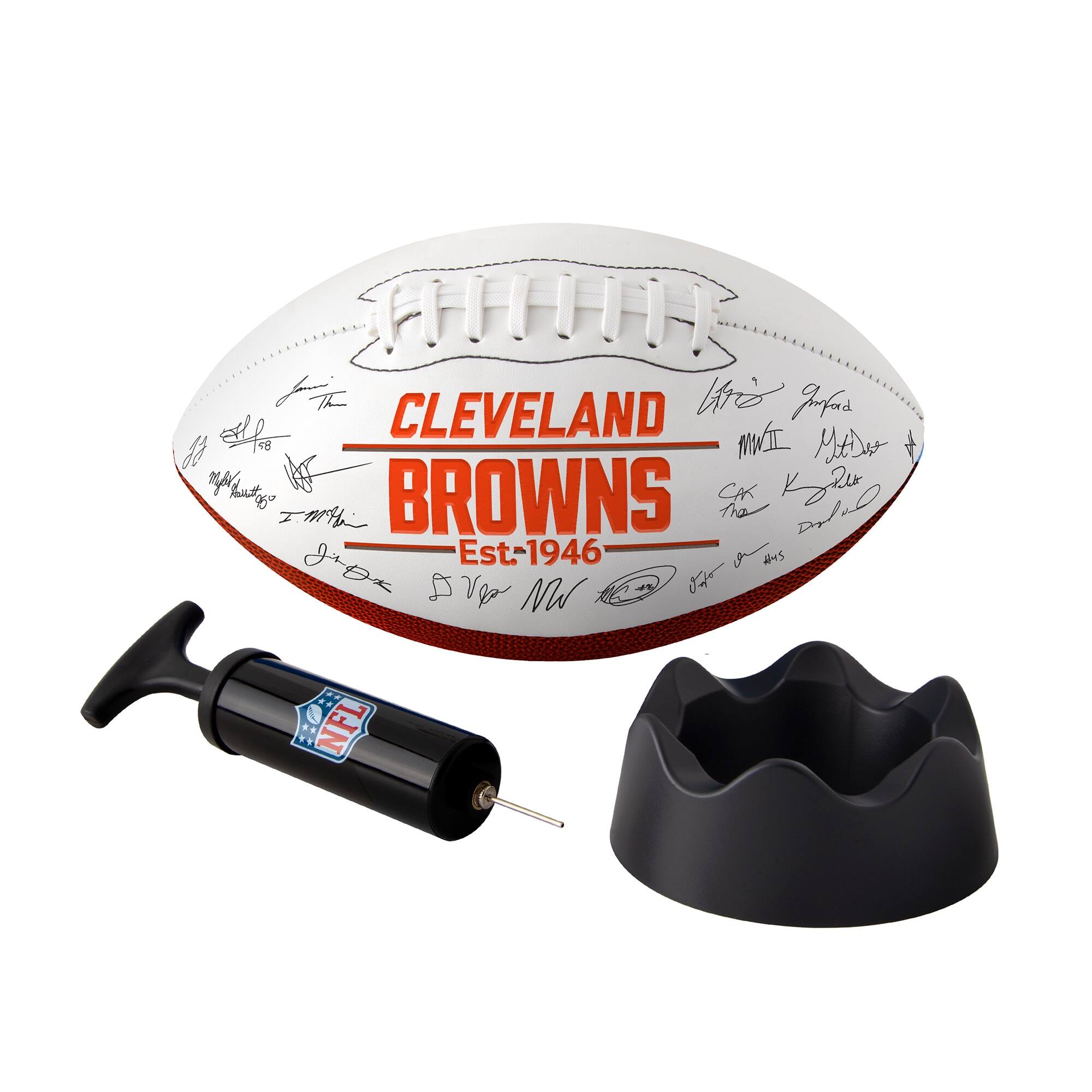 CLEVELAND BROWNS  
Est. 1946  

H T l Jrad Sfo  
Cleveland  
MtDer  
Mhutog  
BROWNS  
K2r  
Tha  
445 V NW  

NFL