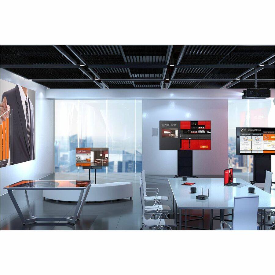 Hyde Towers  
Creative Group  
11 Hyde Towers  
NEXT