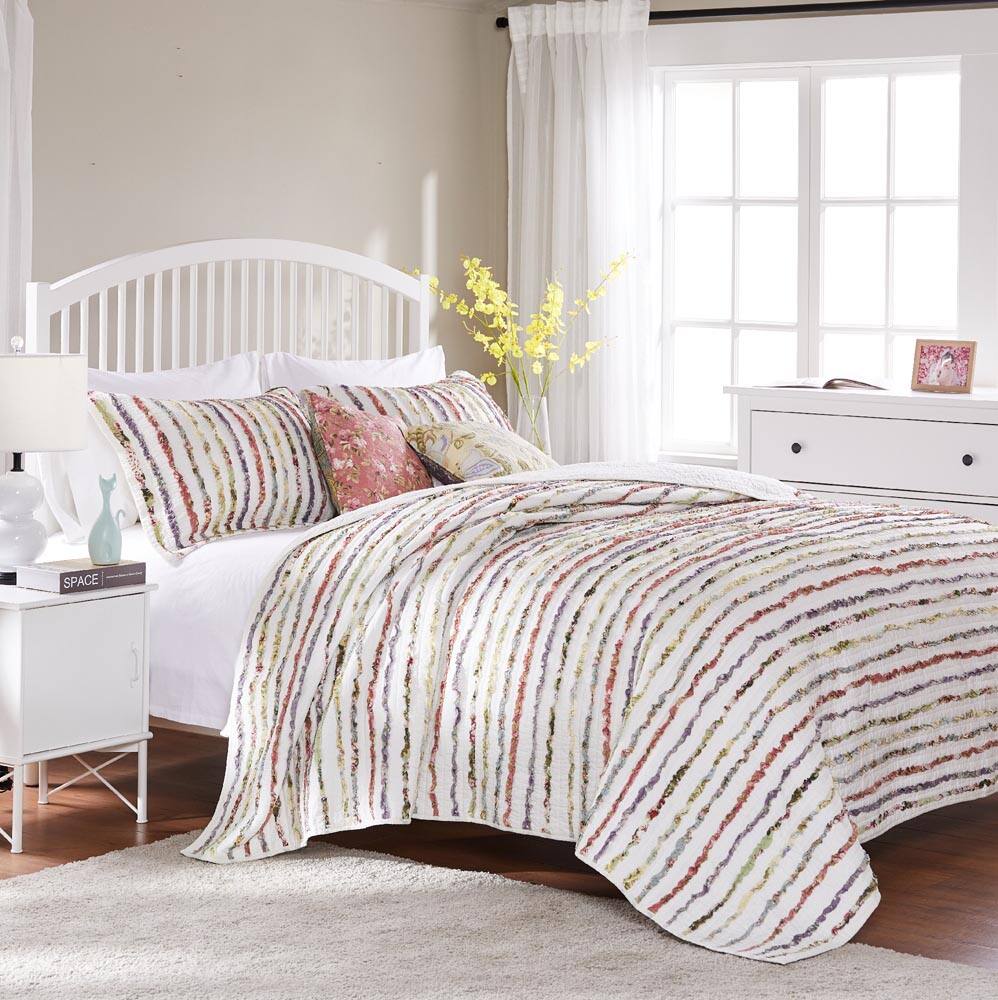 Back. BreeBe - Bella Ruffle Quilt Set - 2 Piece Twin/XL - Multi.