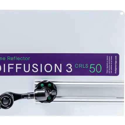 One Reflector
DIFFUSION 3
CRLS 50
Clean regularly to prevent stains or permanent damage.
Use the lightbridge.com