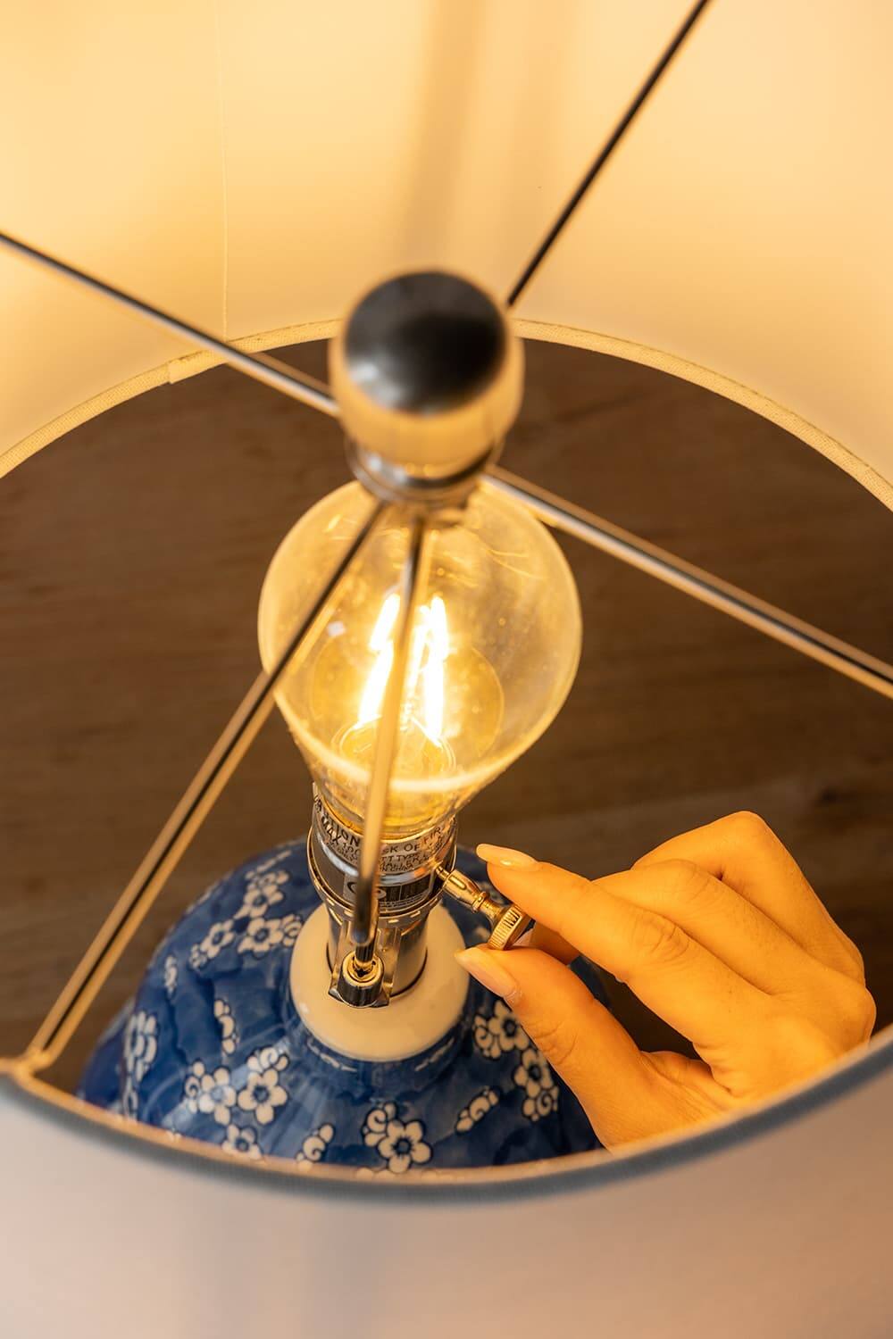 MESR 1P9 SK IYe OF OFFICE