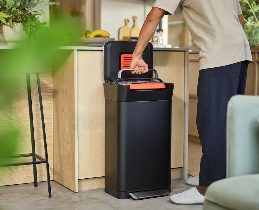 Joseph Joseph Titan 30 liter Trash Compactor with Integrated Odor ...