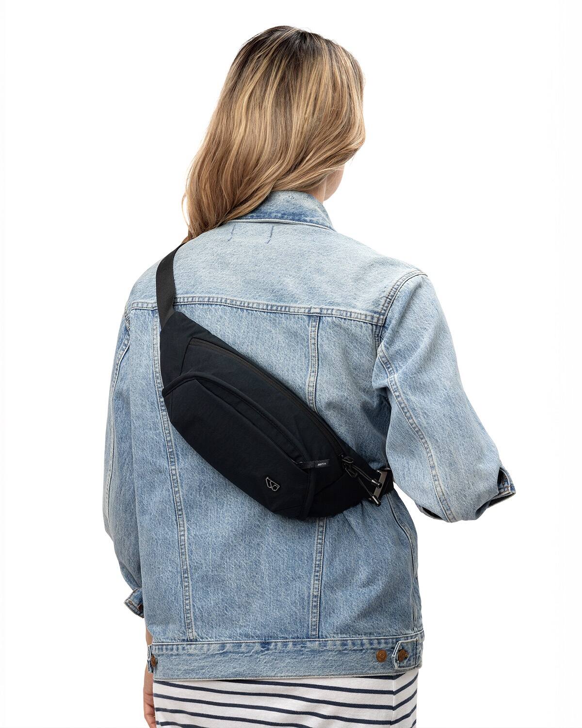 Left. WAYB - WAYB Belt Bag - Black.