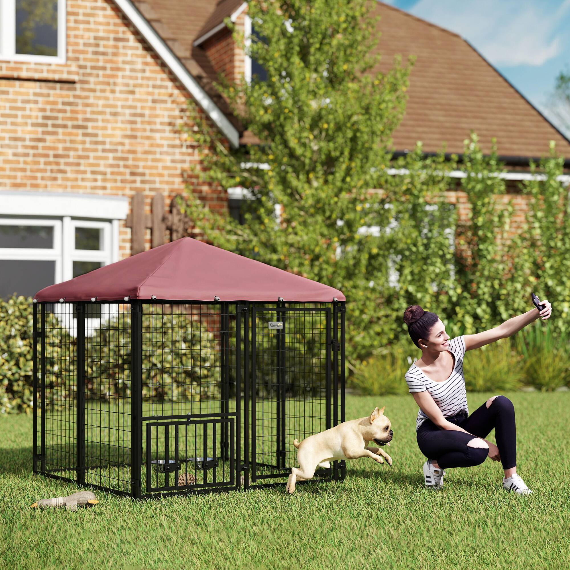 Angle. Pawhut - Wire Outdoor Dog Kennel with 360° Rotating & 4 Levels Adjustable Bowls, Waterproof Cover - Red.