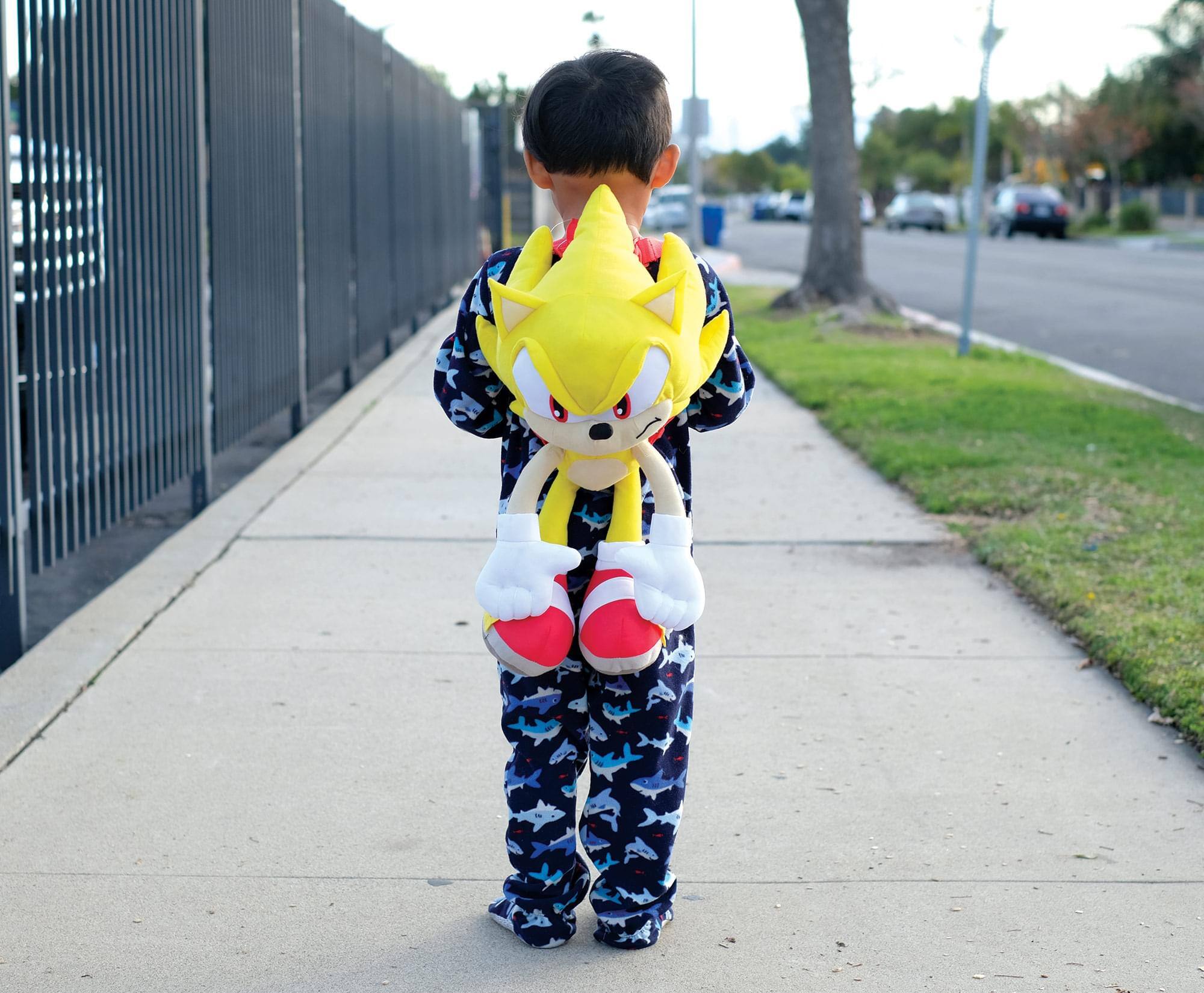 Alt View 2. Accessory Innovations Company - Sonic The Hedgehog Super Sonic 18 Inch Plush Backpack - Yellow.