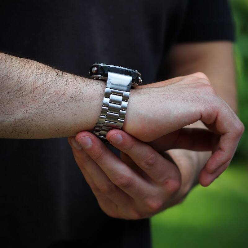 Left. StrapsCo - Link Bracelet QuickFit 22 Stainless Steel Metal Watch Band Strap For Garmin Quatix 8 – 47mm - Silver.