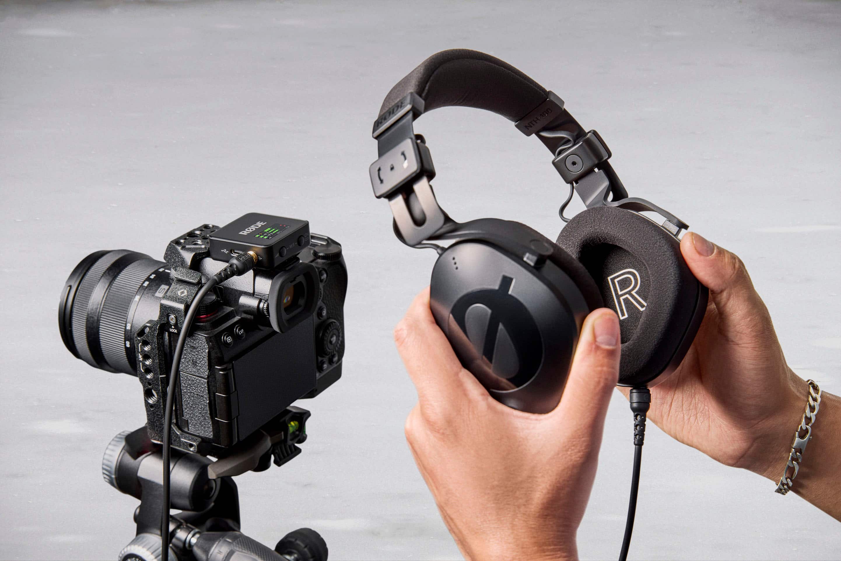 RODE NTH100 NTH-100 microphone.