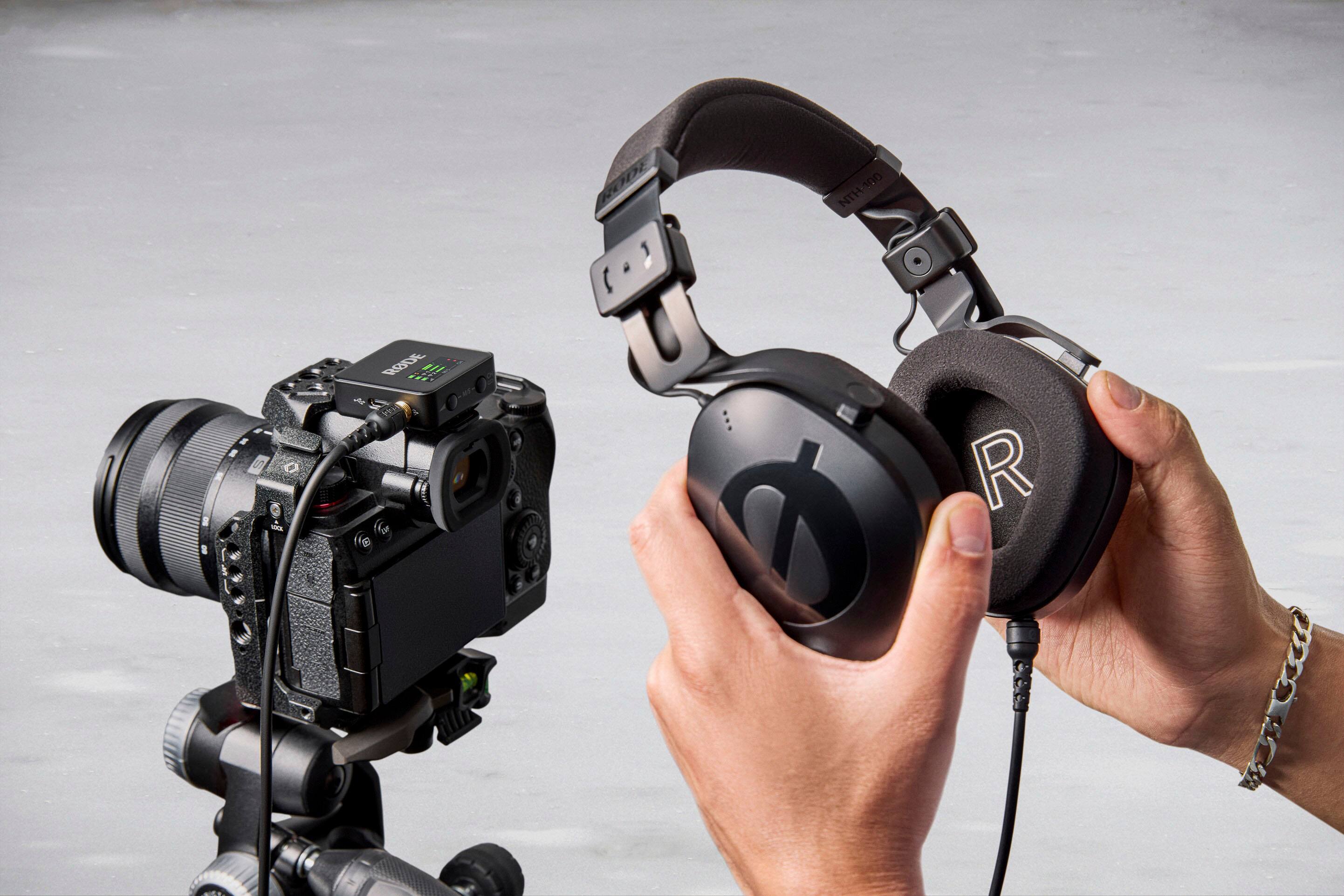 RODE NTH100 NTH-100 microphone.