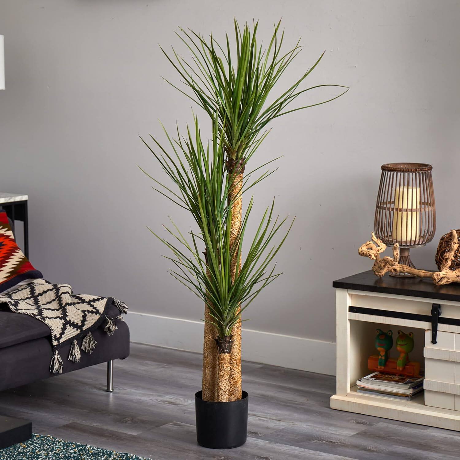 Front. BreeBe - 58.5" Yucca Tree w/230 Lvs - Green.