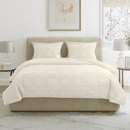 Lavish Home - 3PC Velvet King Quilt Bedding Set 108x92 Inch King Bedspread and Pillow Shams Medium Weight Bed Set for All Seasons - Cream