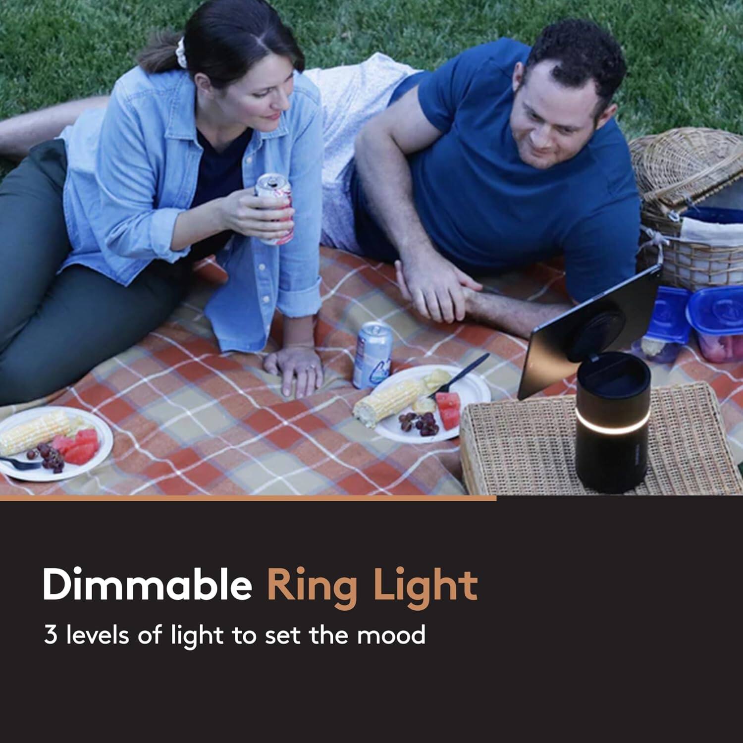 Dimmable Ring Light  
3 levels of light to set the mood