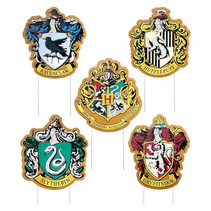 RAVENCLAW
HUFFLEPUFF
DRACO TITILLANDUS DORMIENS NUNQUAM
SLYTHERIN
GRYFFINDOR