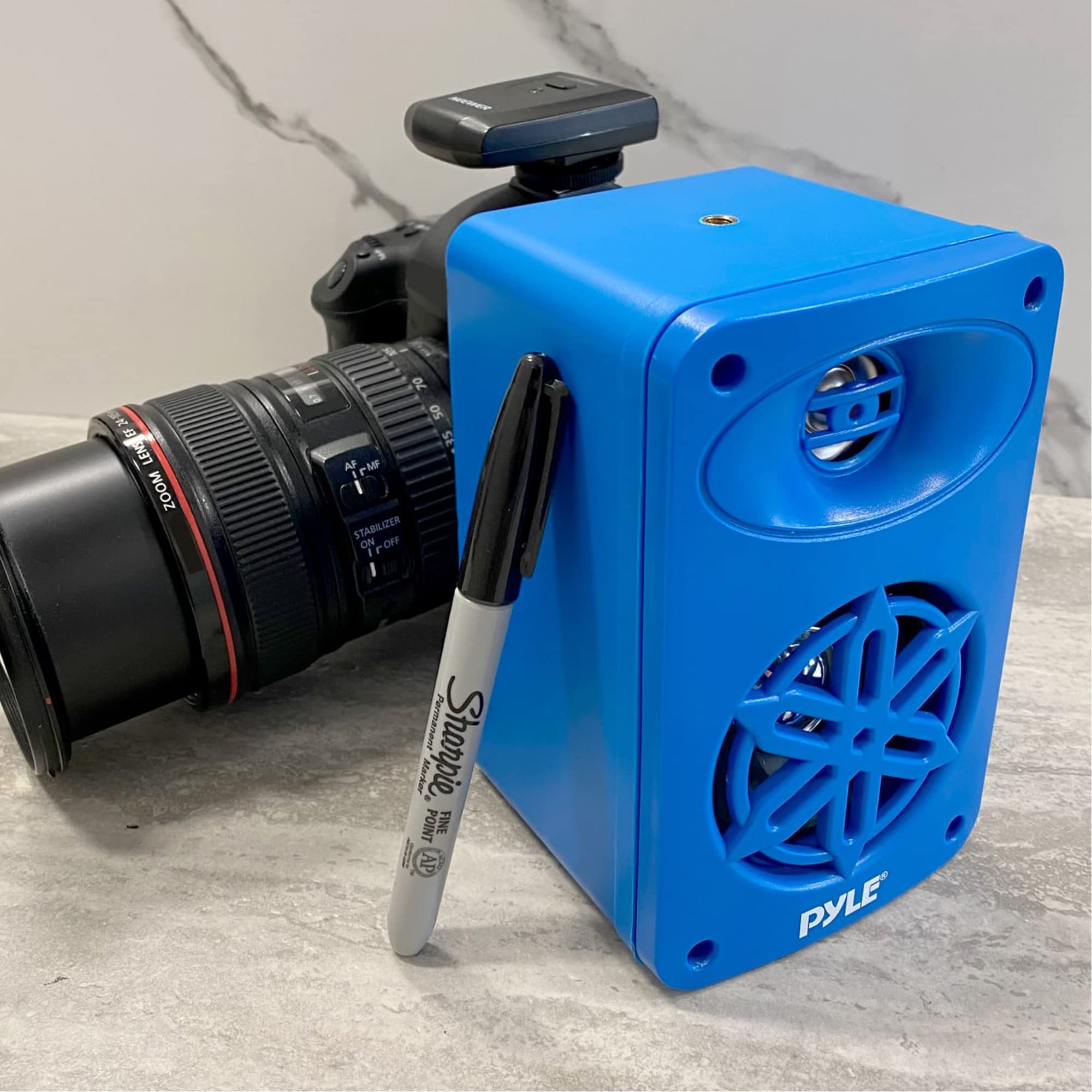 FF LENSEF LENS ZOOM 70 50 a5 AP FM STABILIZER ON F-OFF I I Sharpie. Permanent Marker POINT FINE AP PYLE