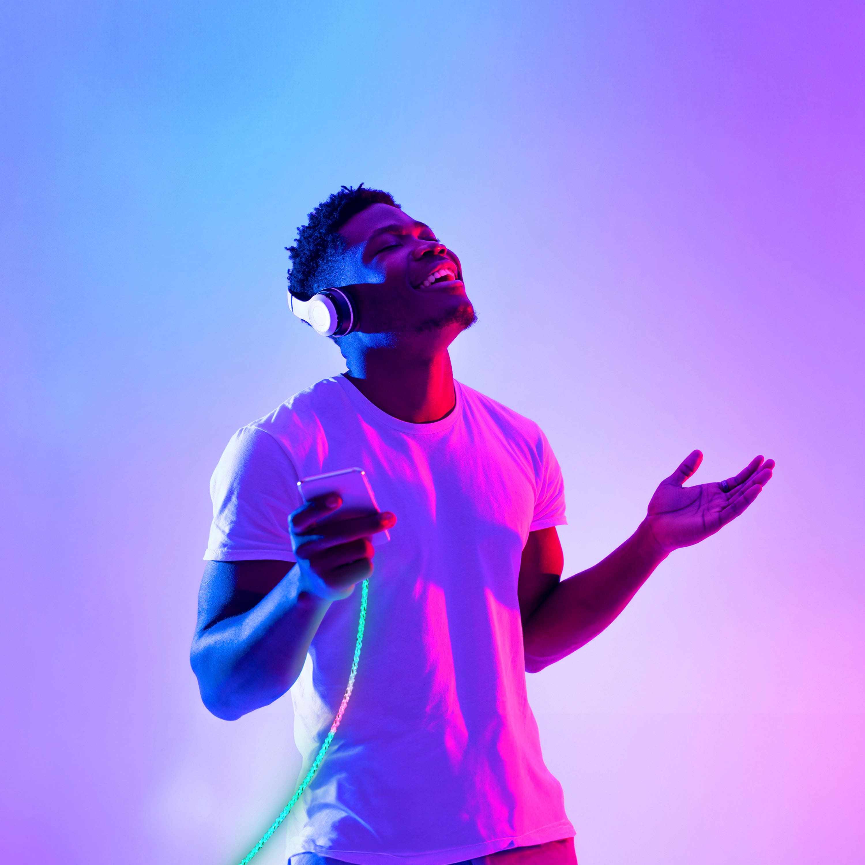 Left. Lucid - LED 3.2' USB-A to Lightning Cable - White.