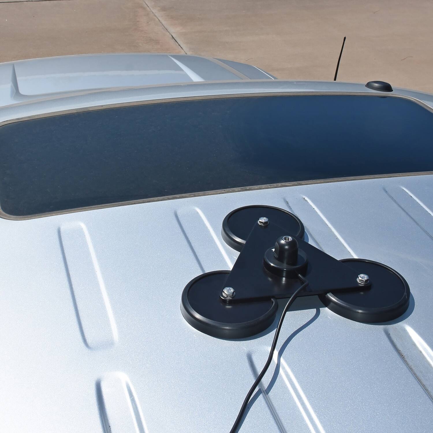 Tram 269 5 inch Tri magnet Cb Antenna Mount With Rubber Boots And