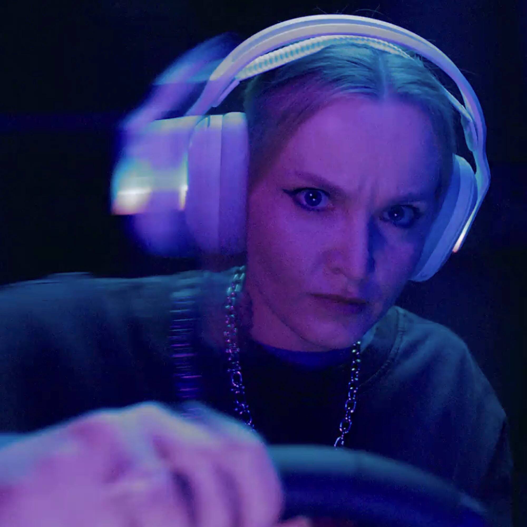 Alt View 10. Logitech - Astro A20 X LIGHTSPEED Wireless Gaming Headset with 2-system PLAYSYNC for PS5, Xbox Series X|S, Nintendo Switch, PC - White.